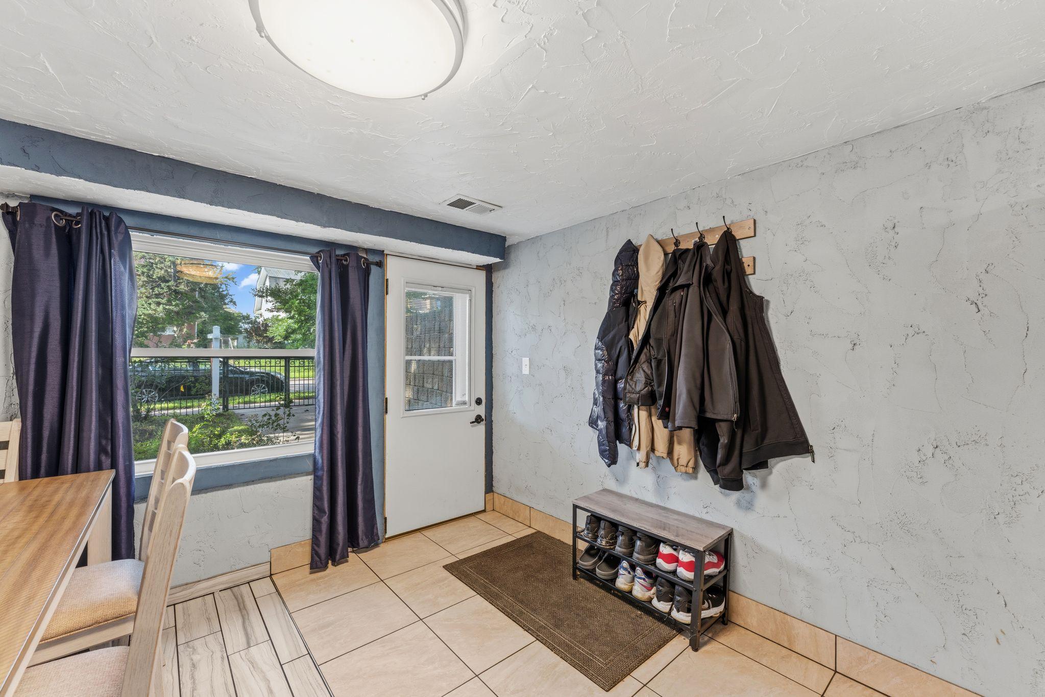 View of Residential at 1231 Hewitt Avenue, Saint Paul MN 55104, Saint Paul (20 of 35) - Mike Wilen | Minnesota Team Real Estate