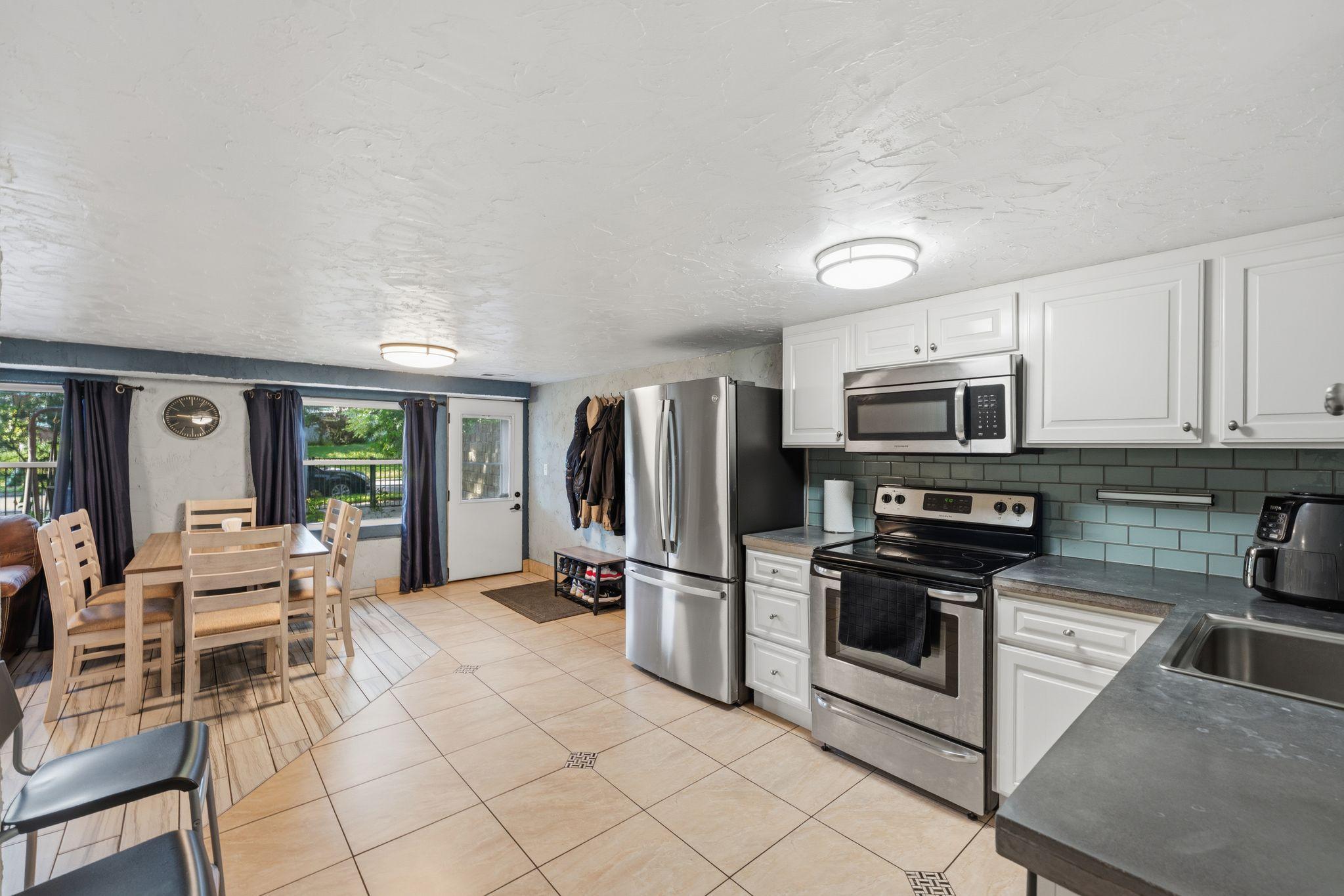 View of Single Family at 1231 Hewitt Avenue, Saint Paul - Mike Wilen | Minnesota Team Real Estate