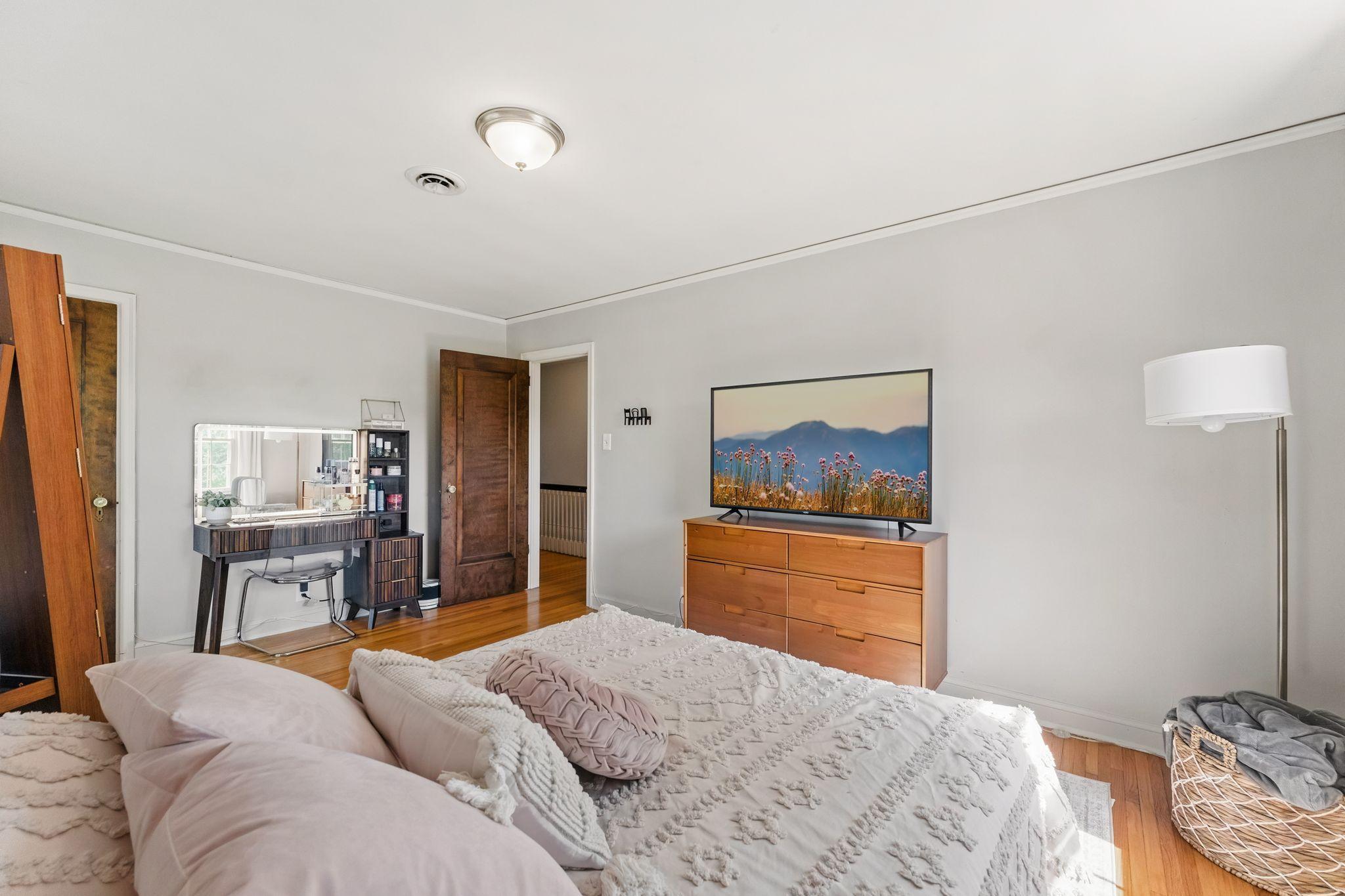View of Residential at 704 Minnehaha Parkway, Minneapolis MN 55417, Minneapolis (25 of 51) - Mike Wilen | Minnesota Team Real Estate