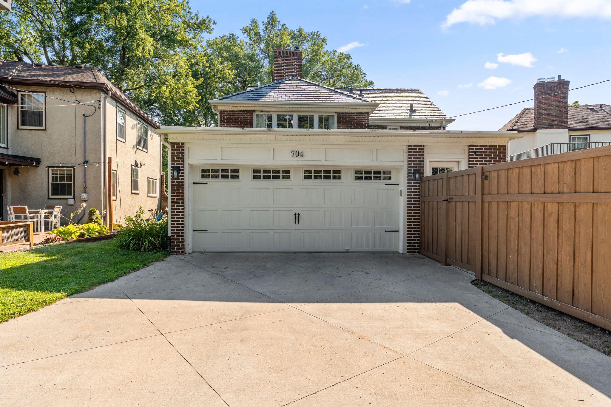View of Residential at 704 Minnehaha Parkway, Minneapolis MN 55417, Minneapolis (34 of 51) - Mike Wilen | Minnesota Team Real Estate