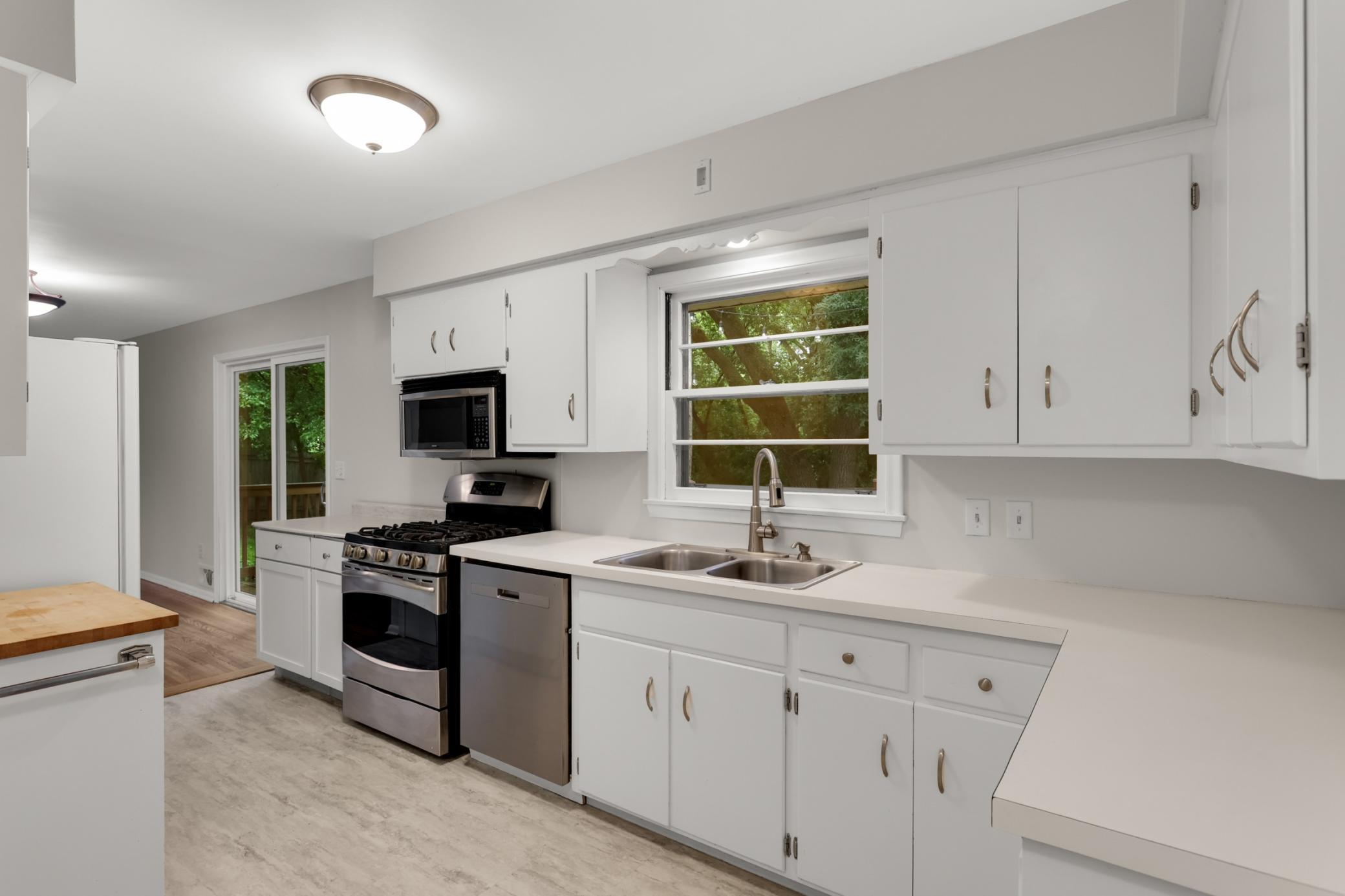 View of Residential at 3929 Williston Road, Minnetonka MN 55345, Minnetonka (14 of 29) - Mike Wilen | Minnesota Team Real Estate