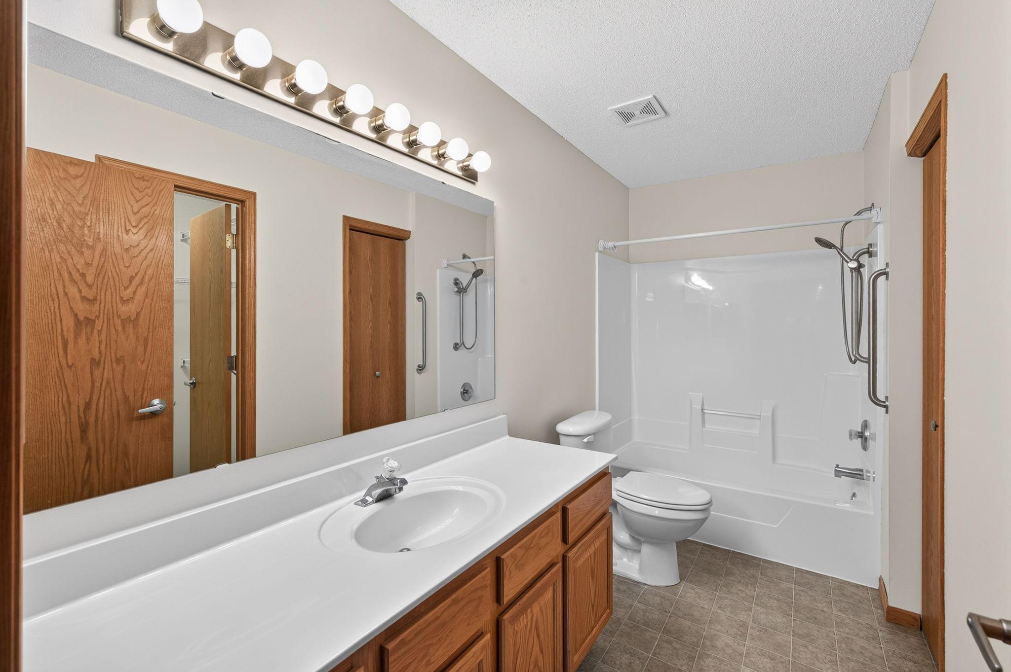 View of Residential at 404 Sarazin Street, Shakopee MN 55379, Shakopee (22 of 28) - Mike Wilen | Minnesota Team Real Estate
