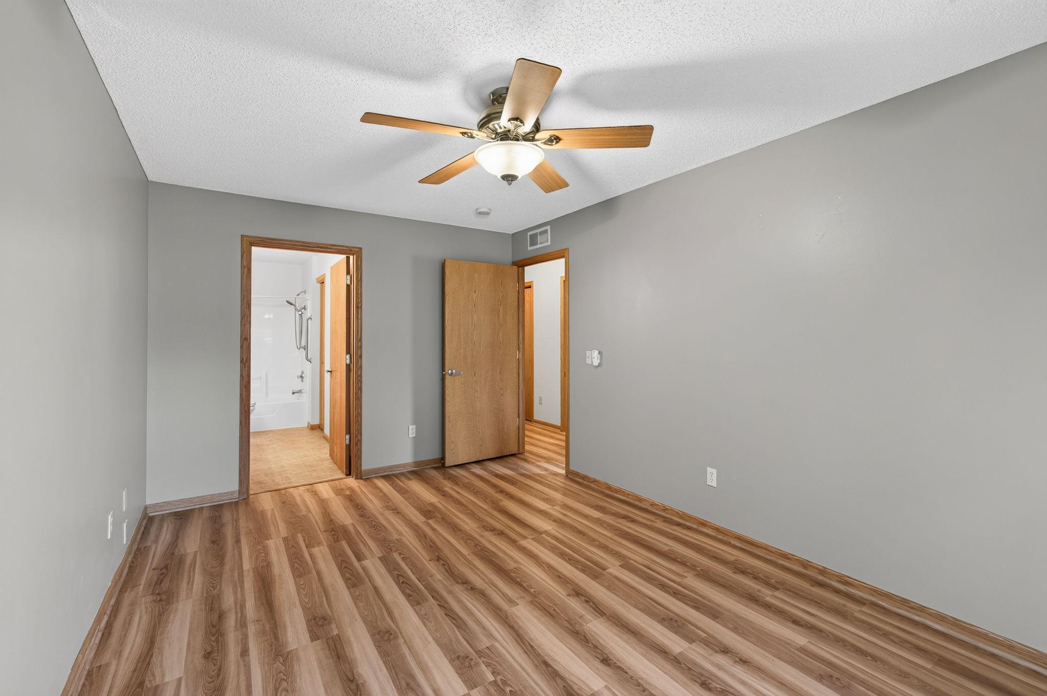 View of Residential at 404 Sarazin Street, Shakopee MN 55379, Shakopee (20 of 28) - Mike Wilen | Minnesota Team Real Estate