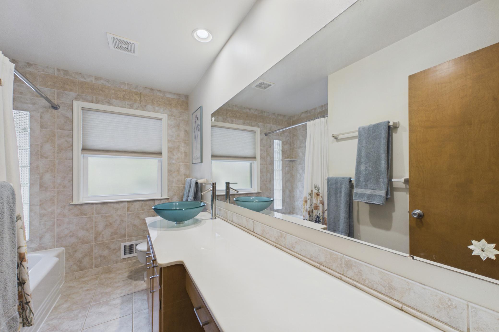 View of Residential at 2640 Noble Avenue, Golden Valley MN 55422, Golden Valley (18 of 36) - Mike Wilen | Minnesota Team Real Estate