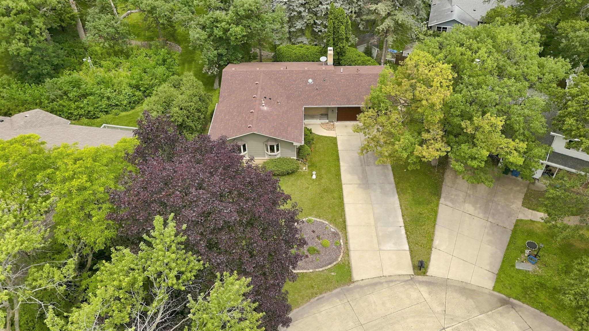 View of Residential at 1527 Windemere Circle, Fridley MN 55421, Fridley (31 of 37) - Mike Wilen | Minnesota Team Real Estate