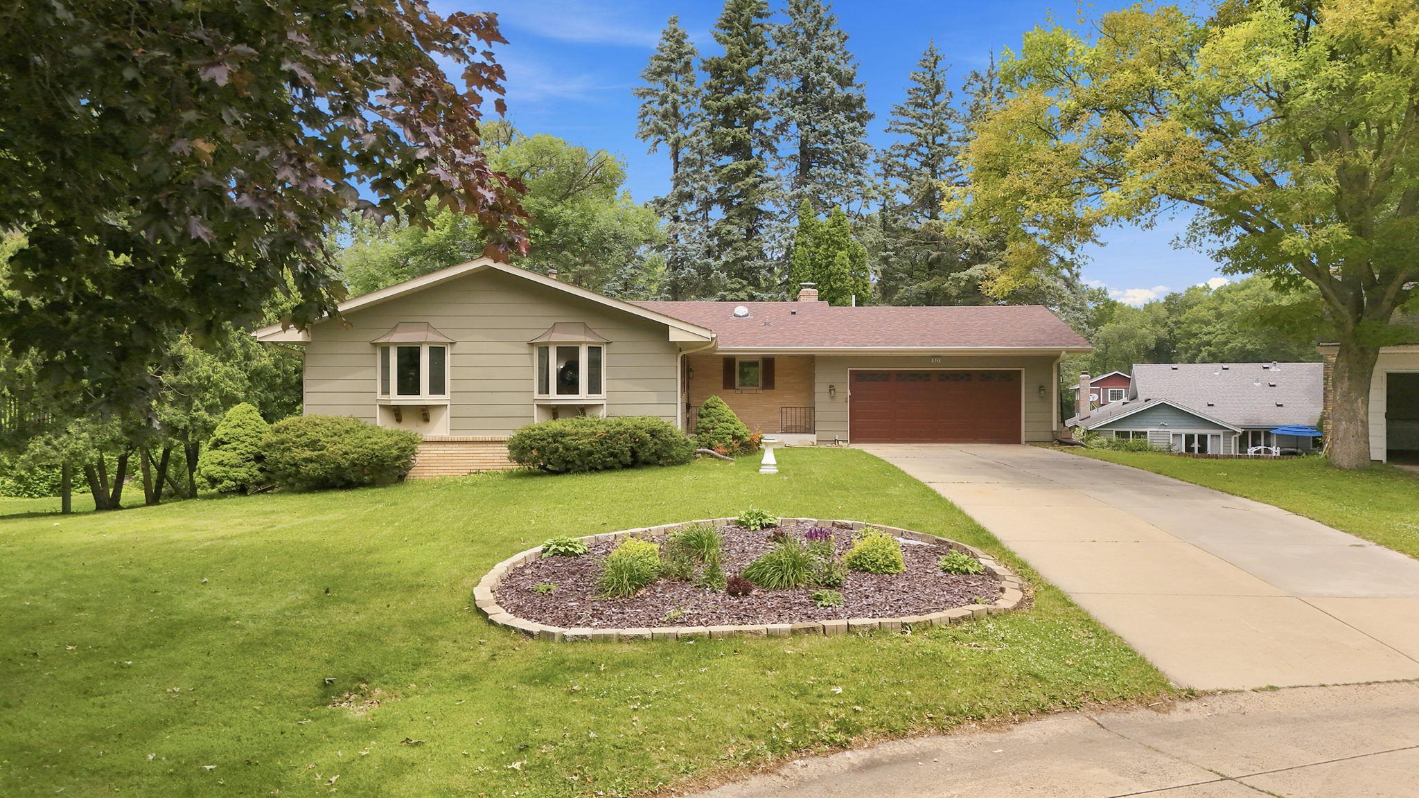 View of Residential at 1527 Windemere Circle, Fridley MN 55421, Fridley (2 of 37) - Mike Wilen | Minnesota Team Real Estate
