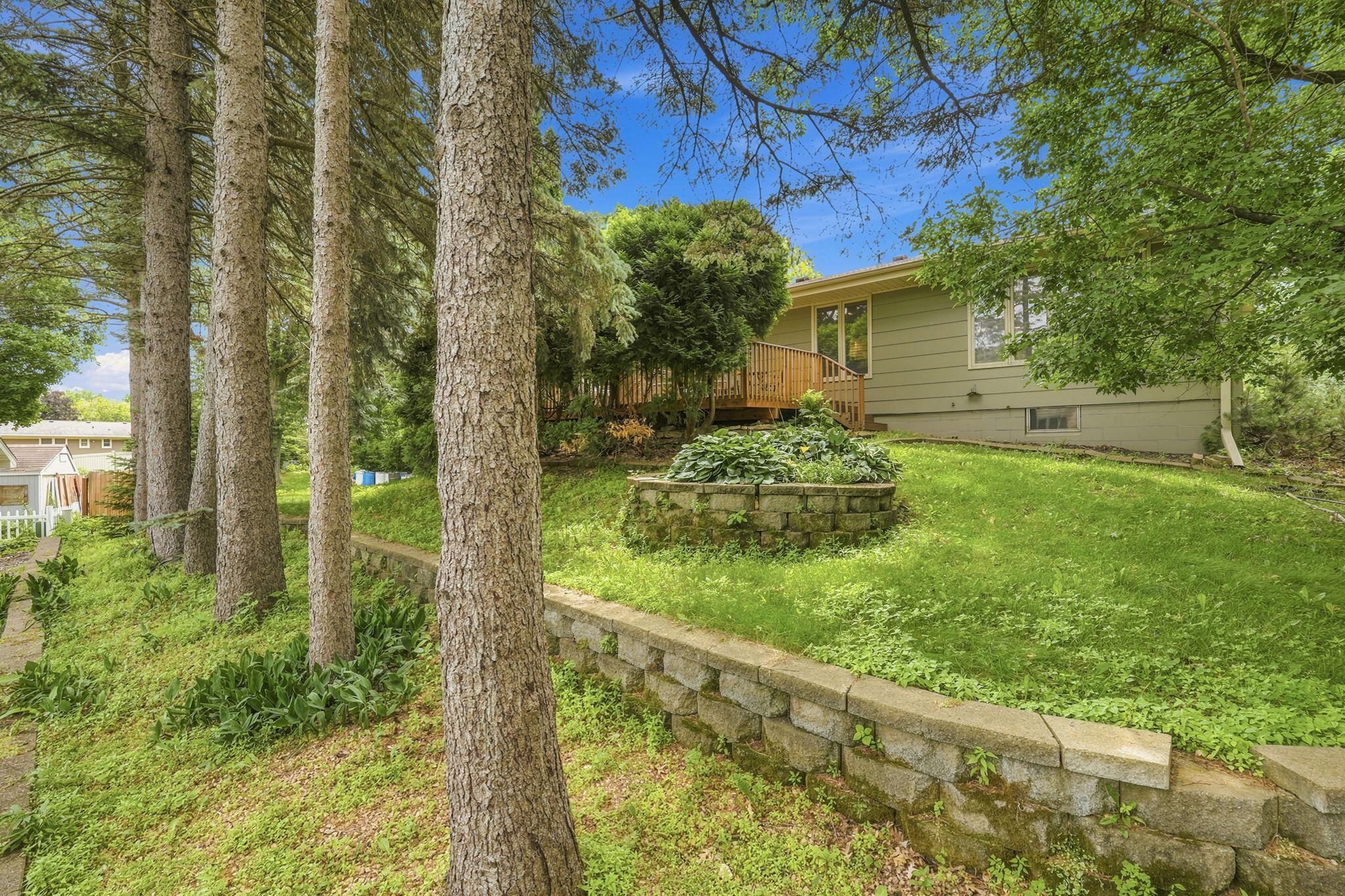 View of Residential at 1527 Windemere Circle, Fridley MN 55421, Fridley (30 of 37) - Mike Wilen | Minnesota Team Real Estate