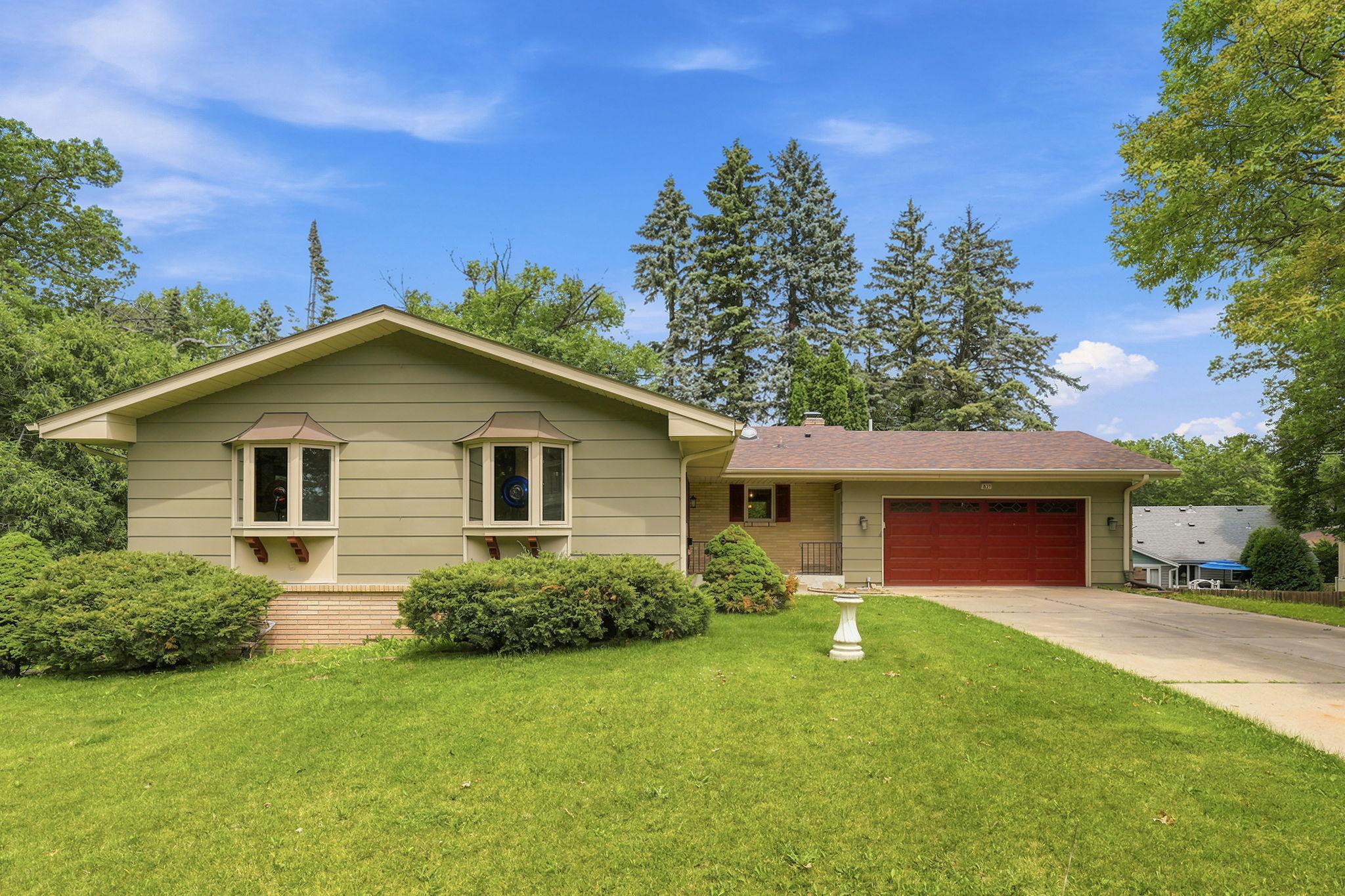View of Residential at 1527 Windemere Circle, Fridley MN 55421, Fridley (34 of 37) - Mike Wilen | Minnesota Team Real Estate