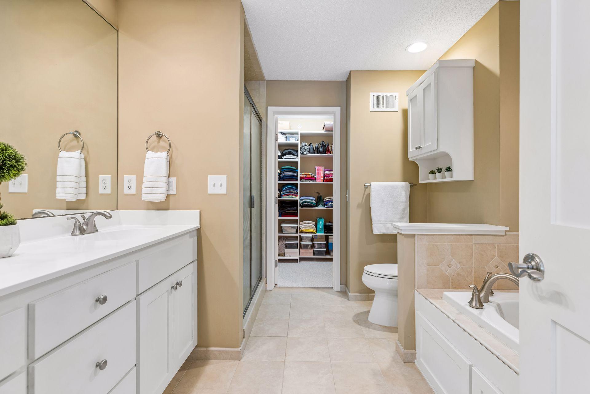View of Residential at 519 Willoughby Way, Minnetonka MN 55305, Minnetonka (24 of 45) - Mike Wilen | Minnesota Team Real Estate