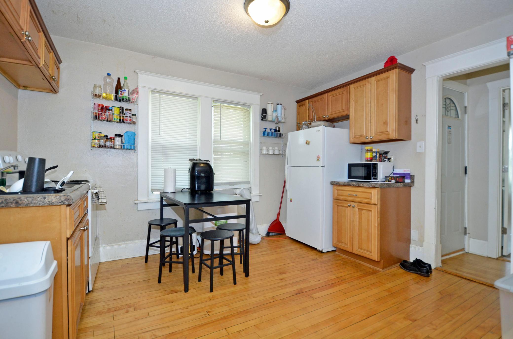 View of Residential Income at 690 Conway Street, Saint Paul MN 55106, Saint Paul (14 of 24) - Mike Wilen | Minnesota Team Real Estate