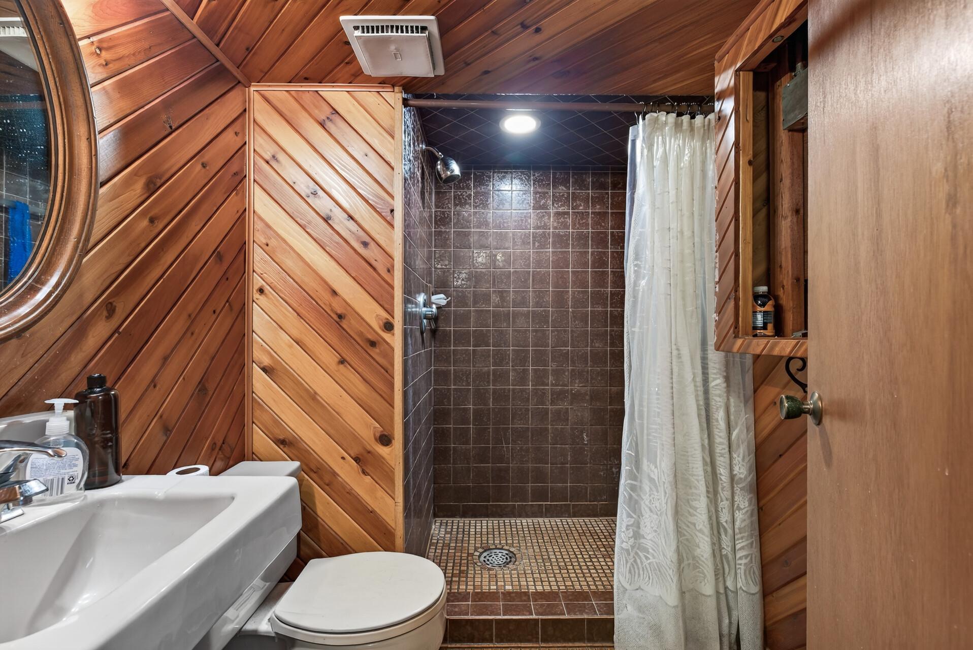 View of Residential Income at 2538 Jefferson Street, Minneapolis MN 55418, Minneapolis (28 of 46) - Mike Wilen | Minnesota Team Real Estate