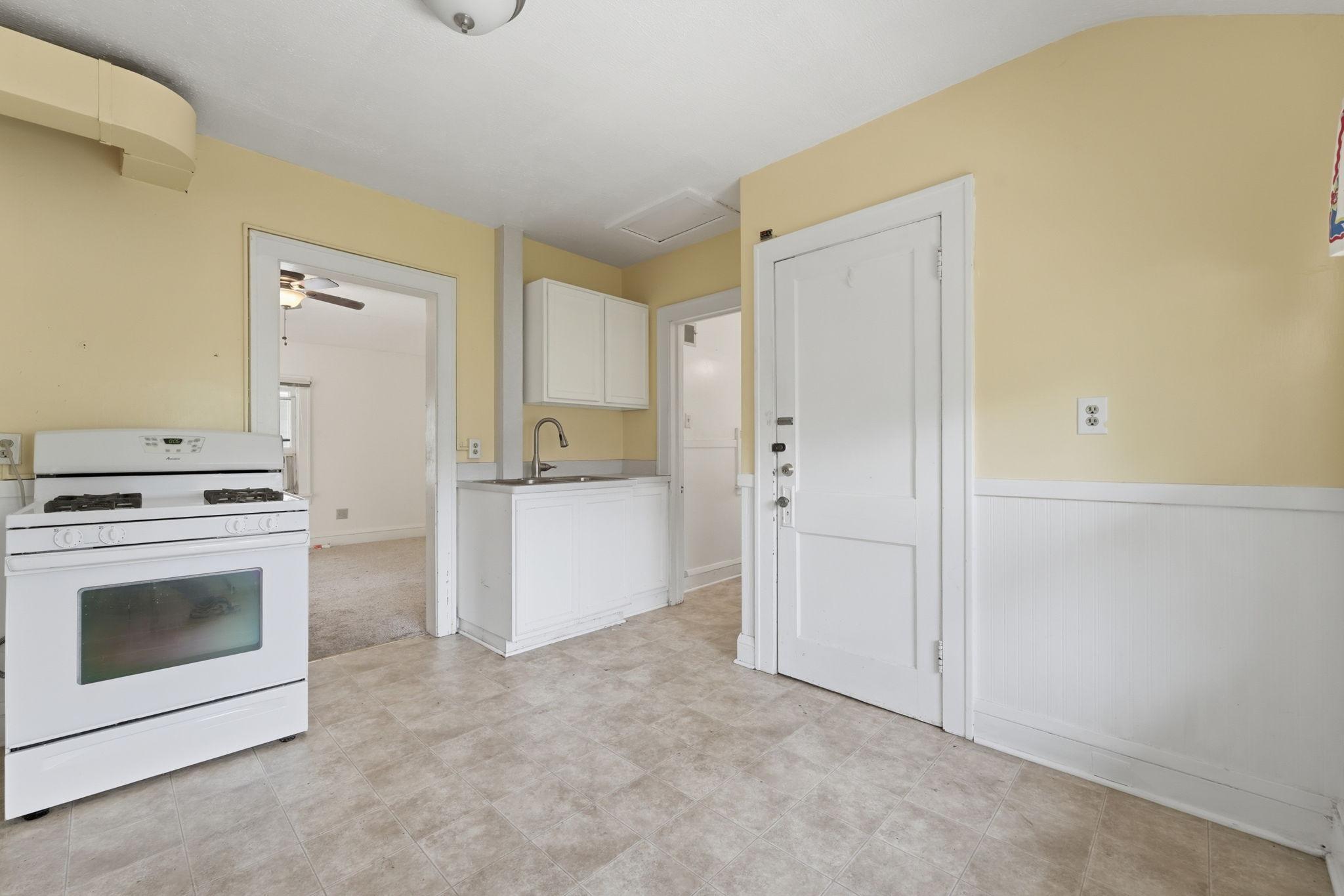 View of Residential Income at 921 27th Avenue, Minneapolis MN 55414, Minneapolis (12 of 28) - Mike Wilen | Minnesota Team Real Estate