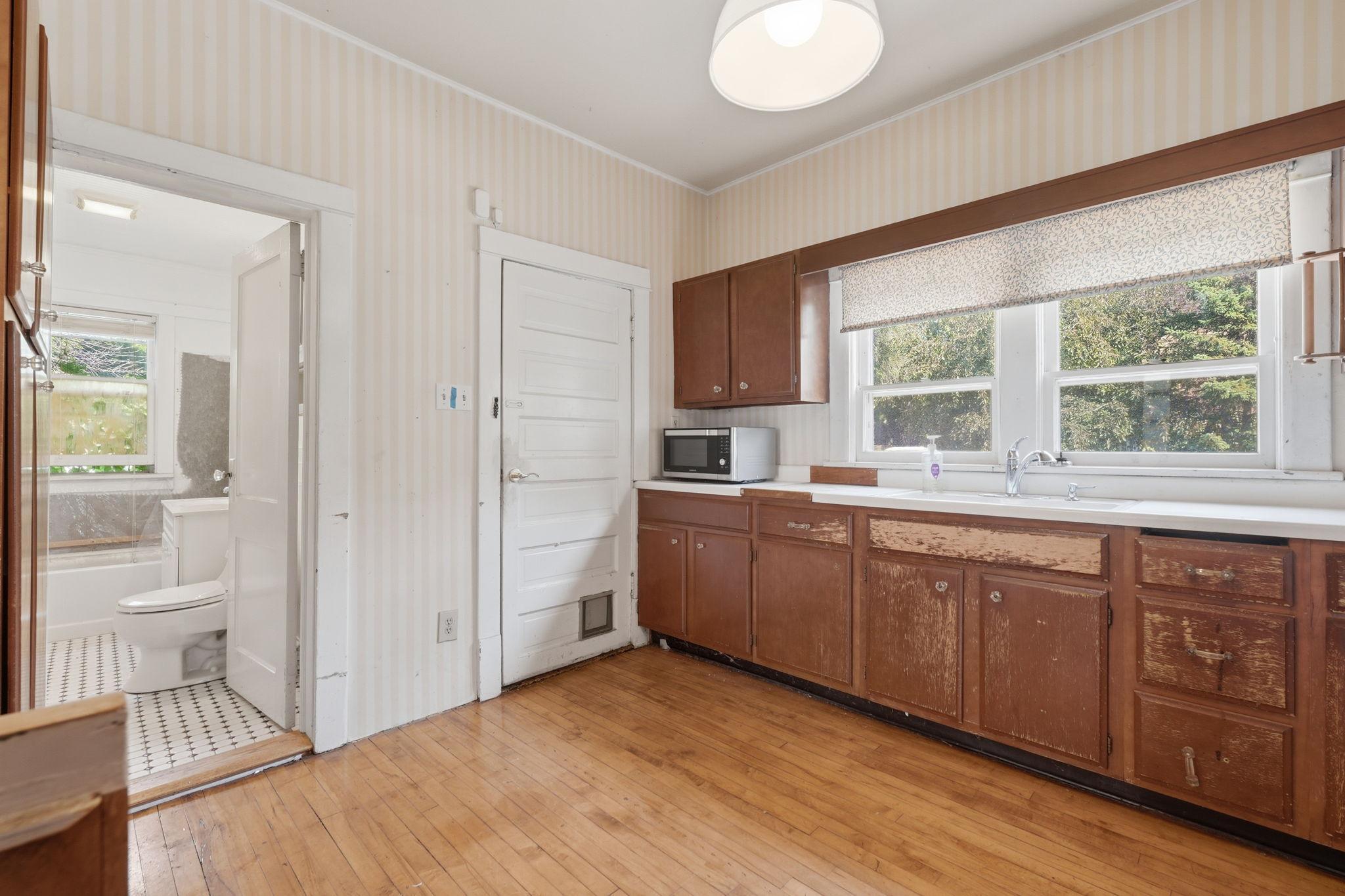 View of Residential Income at 921 27th Avenue, Minneapolis MN 55414, Minneapolis (11 of 28) - Mike Wilen | Minnesota Team Real Estate