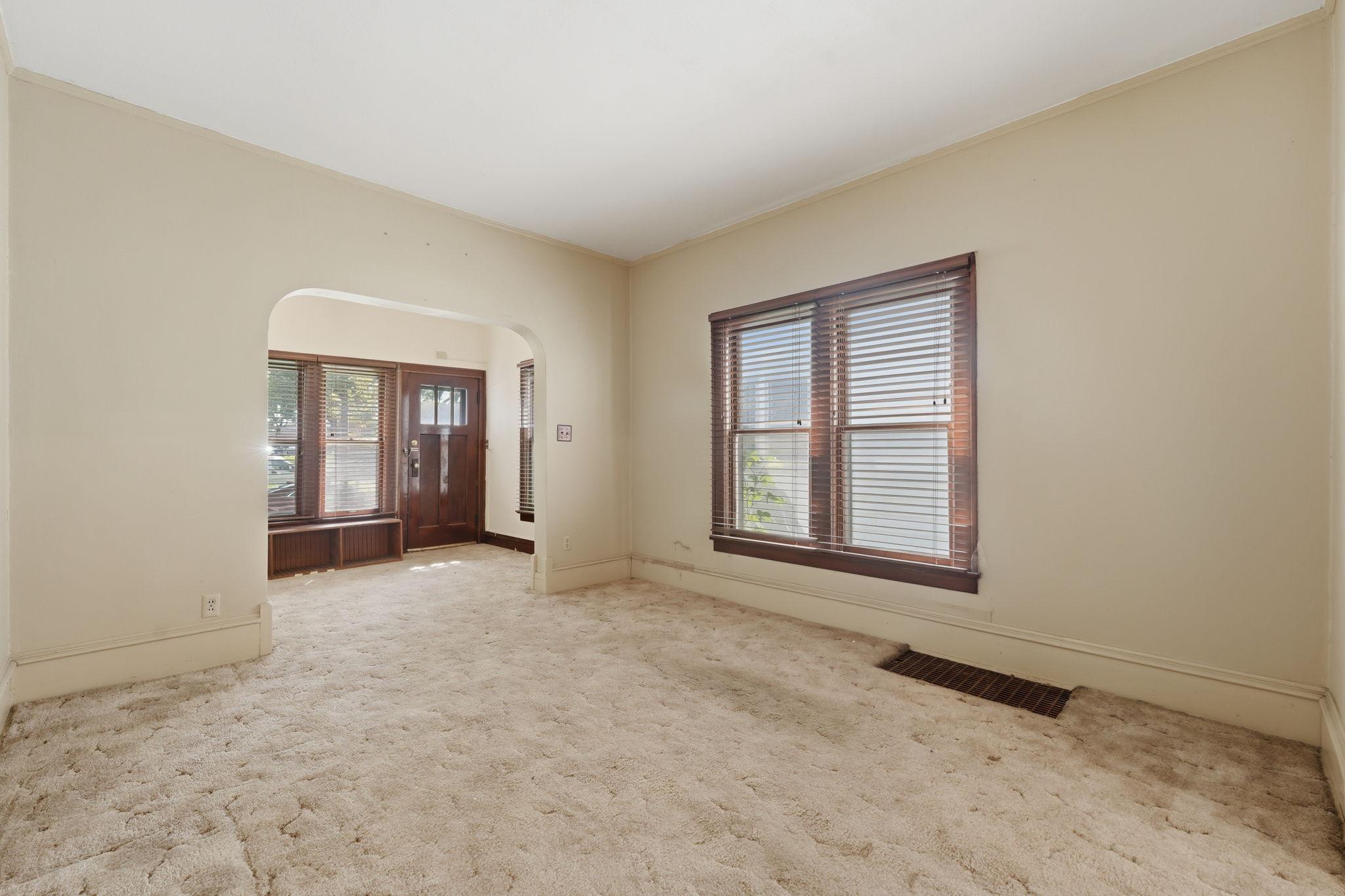 View of Residential Income at 921 27th Avenue, Minneapolis MN 55414, Minneapolis (7 of 28) - Mike Wilen | Minnesota Team Real Estate