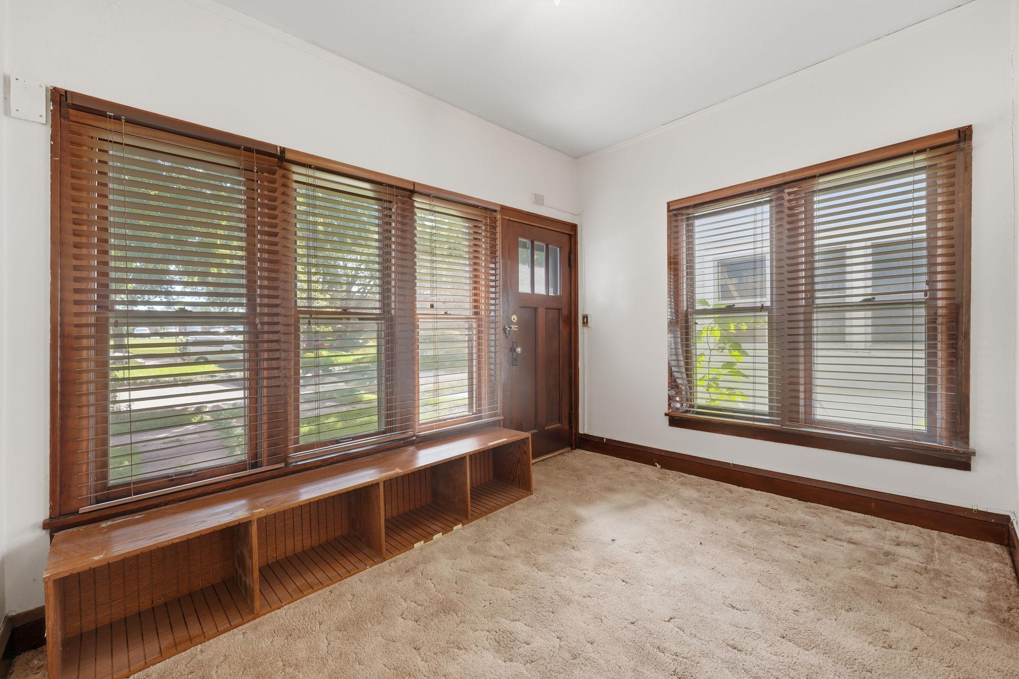 View of Residential Income at 921 27th Avenue, Minneapolis MN 55414, Minneapolis (4 of 28) - Mike Wilen | Minnesota Team Real Estate