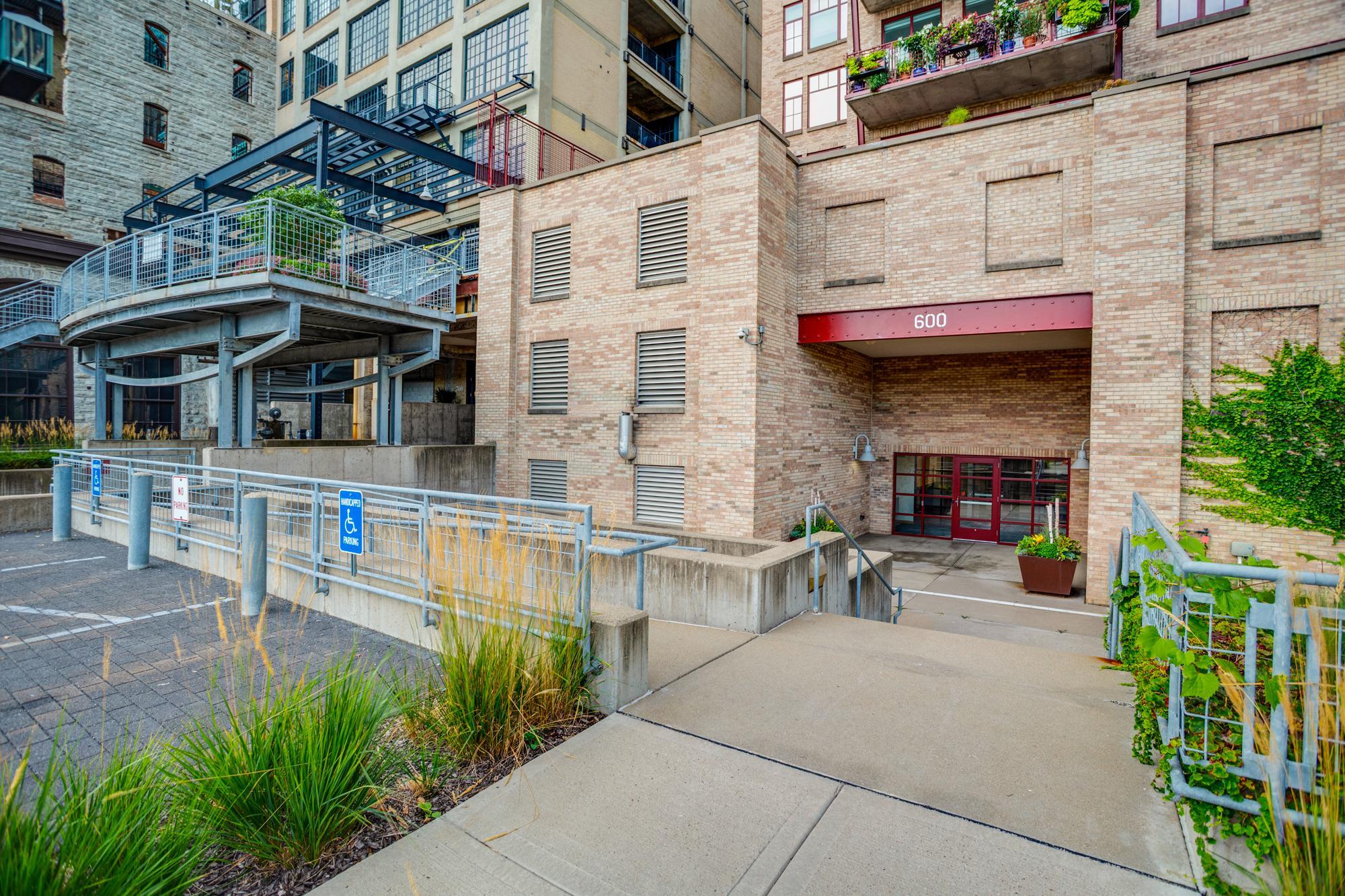 View of Residential at 600 2nd Street #S108, Minneapolis MN 55401, Minneapolis (71 of 111) - Mike Wilen | Minnesota Team Real Estate