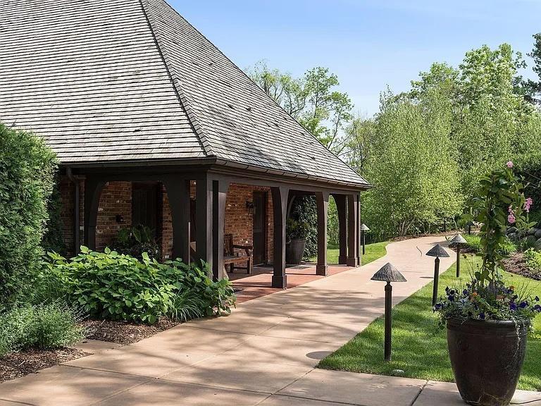View of Residential at 415 Carpenters Pt, Wayzata MN 55391, Wayzata (36 of 39) - Mike Wilen | Minnesota Team Real Estate