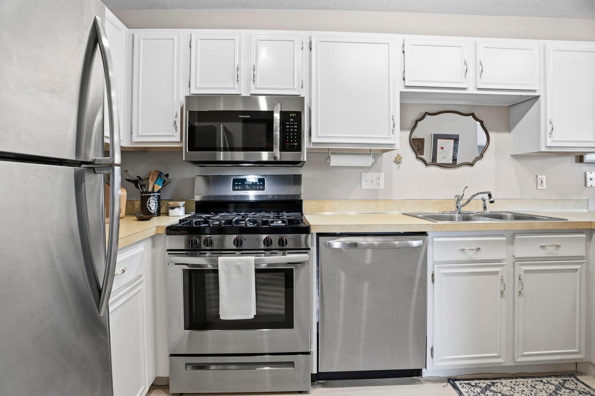 View of Residential at 11913 70th Place, Maple Grove MN 55369, Maple Grove (6 of 29) - Mike Wilen | Minnesota Team Real Estate