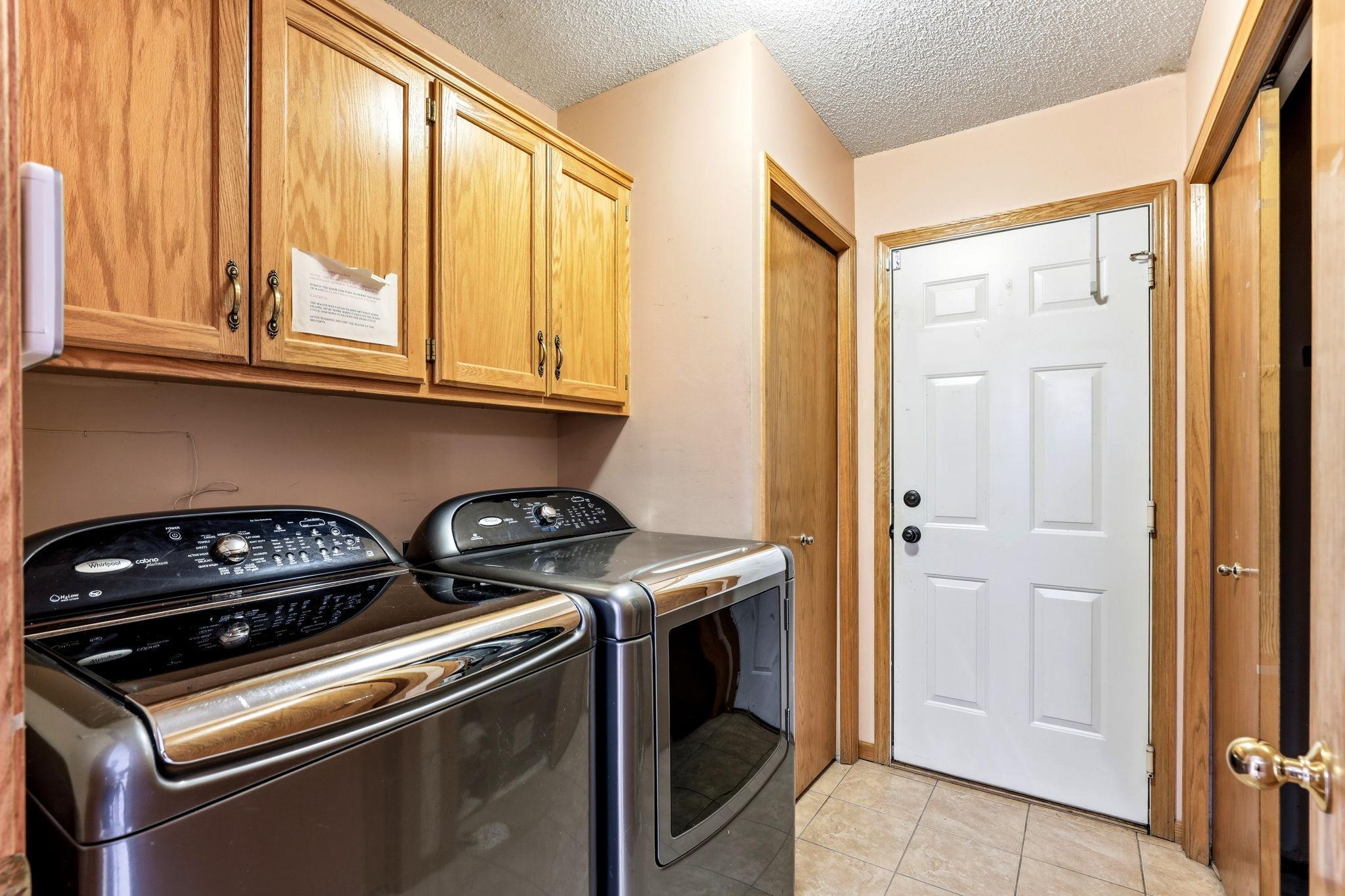 View of Residential at 7050 Robinwood Trail, Woodbury MN 55125, Woodbury (4 of 11) - Mike Wilen | Minnesota Team Real Estate