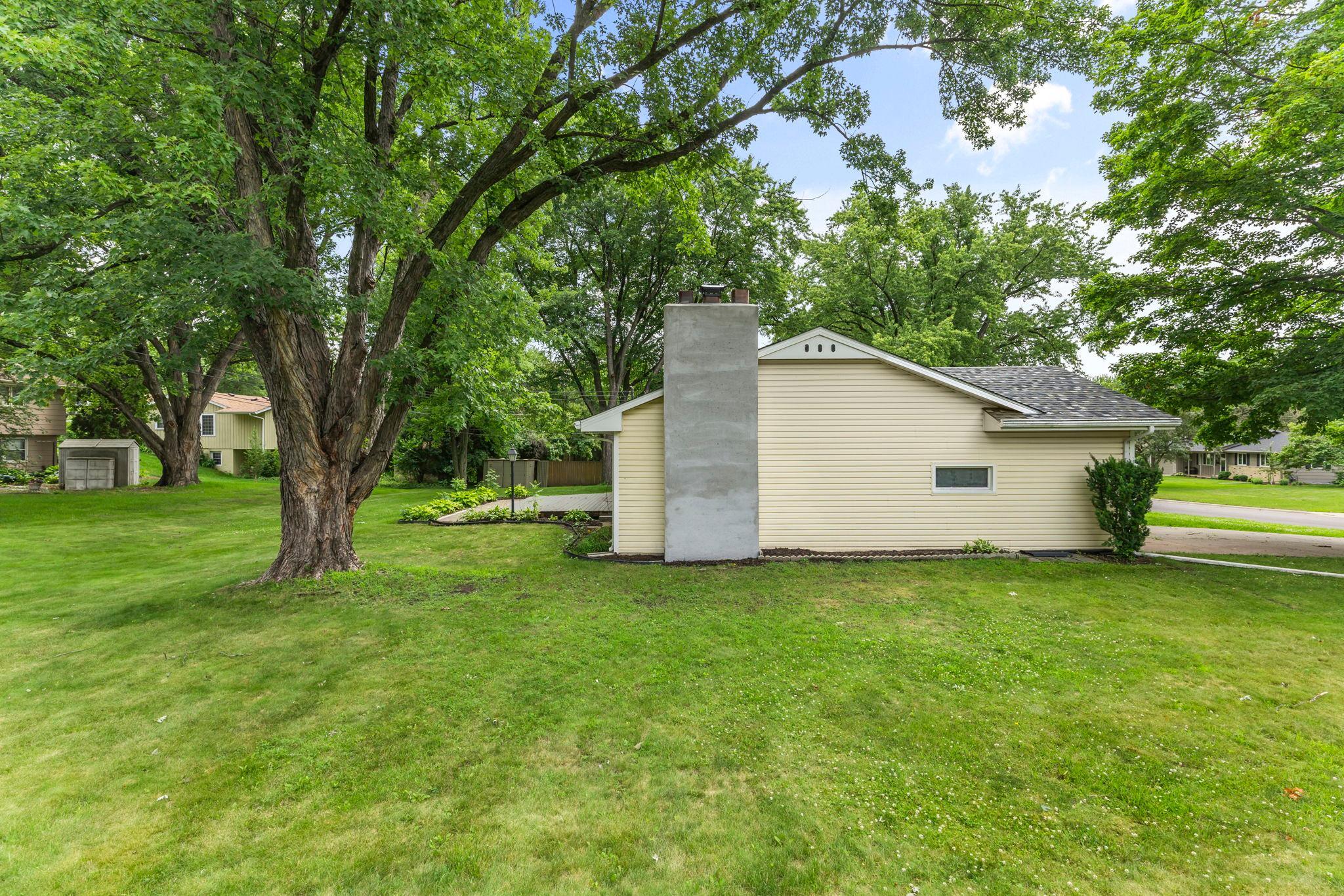 View of Residential at 8460 Westbend Road, Golden Valley MN 55427, Golden Valley (59 of 87) - Mike Wilen | Minnesota Team Real Estate
