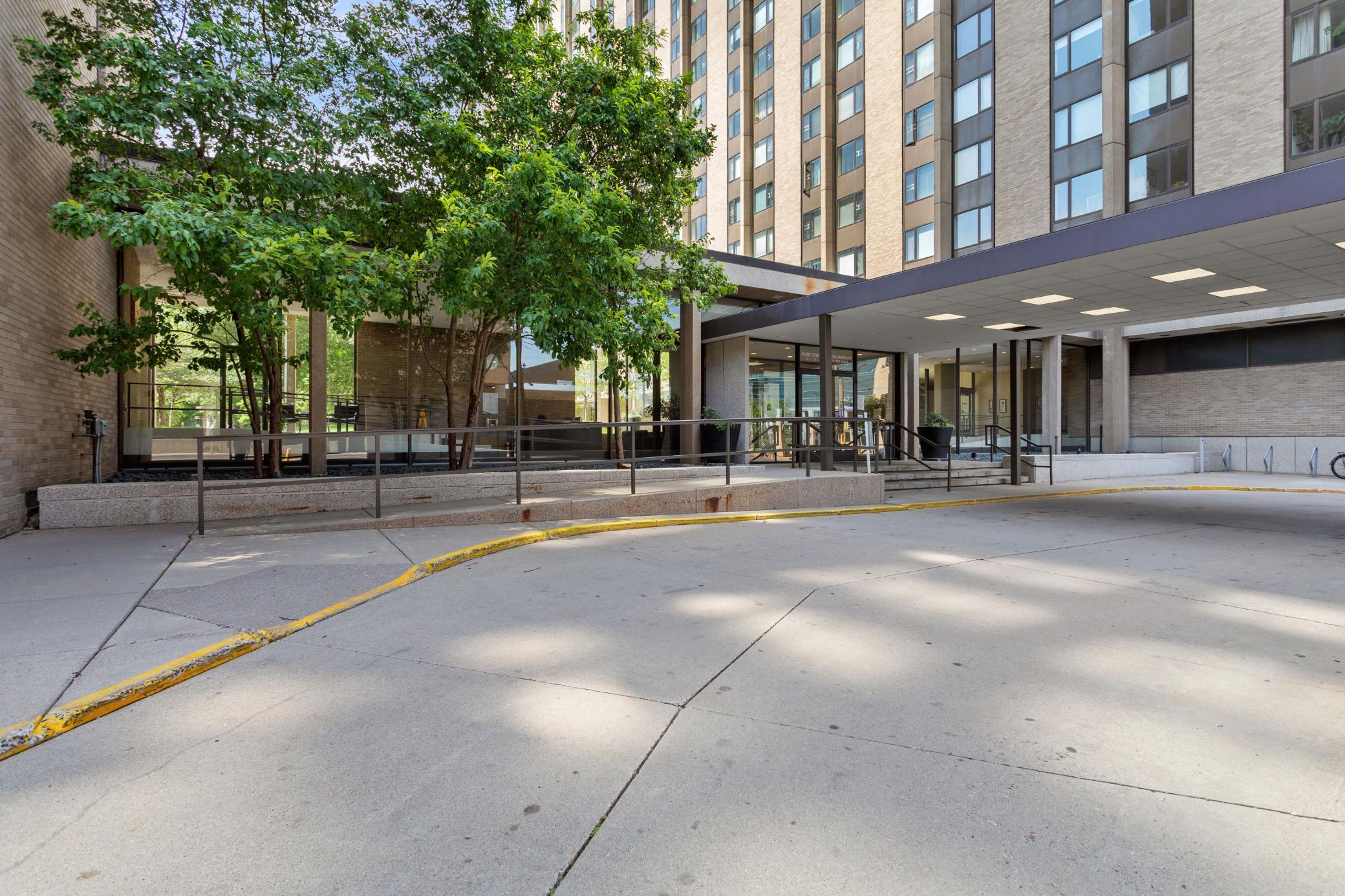 View of Residential at 19 1st Street #B802, Minneapolis MN 55401, Minneapolis (47 of 48) - Mike Wilen | Minnesota Team Real Estate