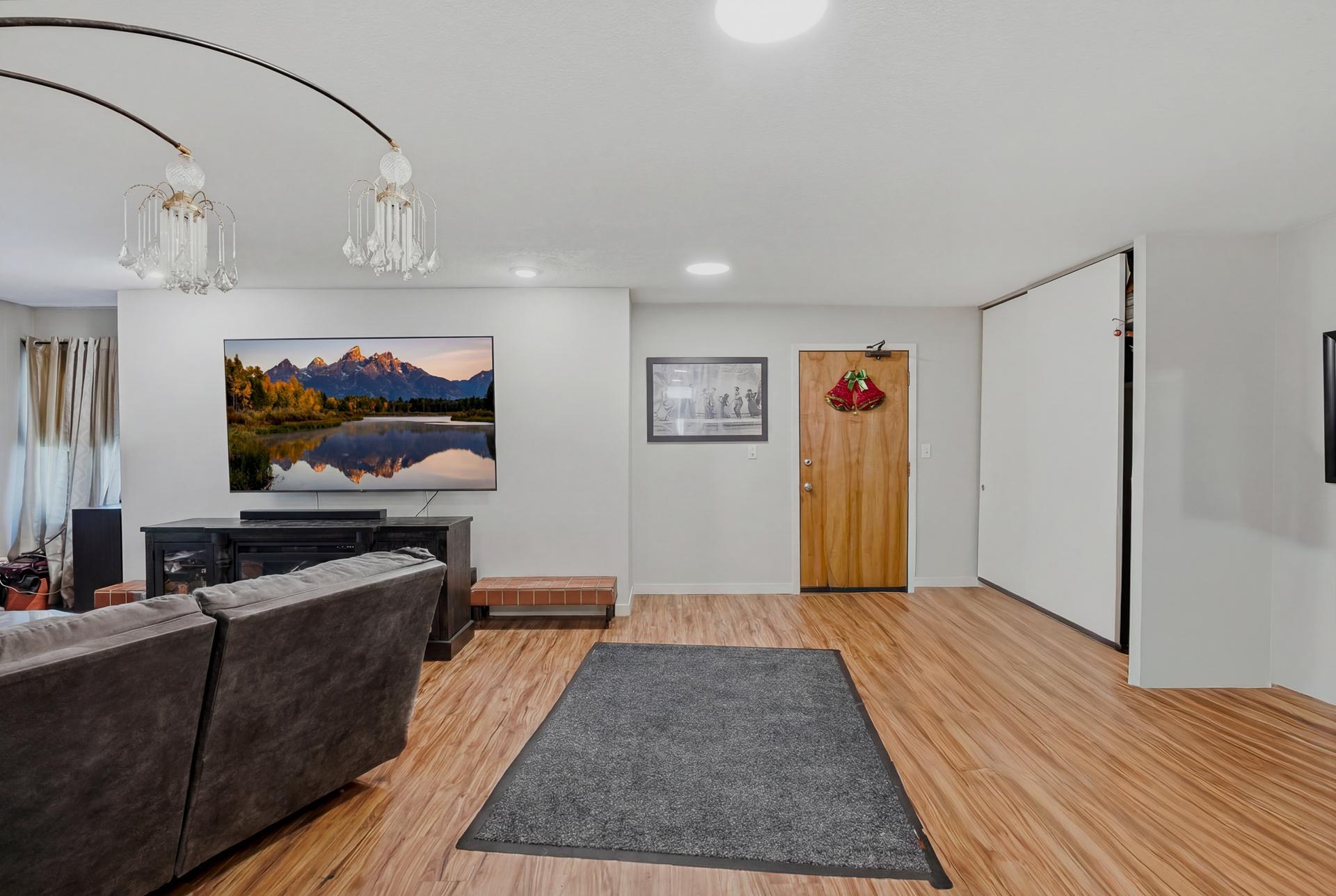 View of Commercial Sale at 394 Pierce Street, Saint Paul MN 55104, Saint Paul (37 of 50) - Mike Wilen | Minnesota Team Real Estate