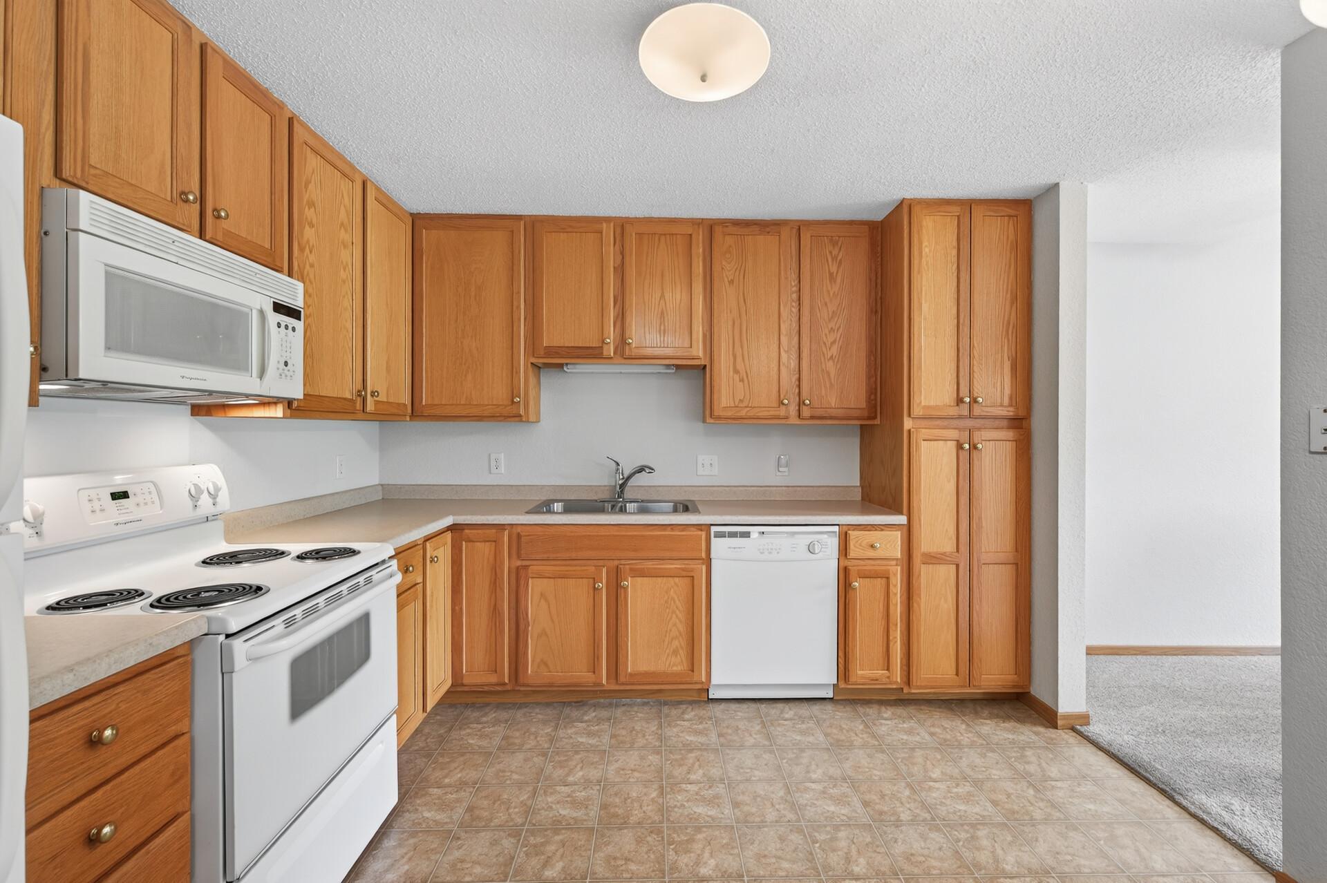 View of Residential at 1600 Arundel Street #304, Saint Paul MN 55117, Saint Paul (8 of 30) - Mike Wilen | Minnesota Team Real Estate
