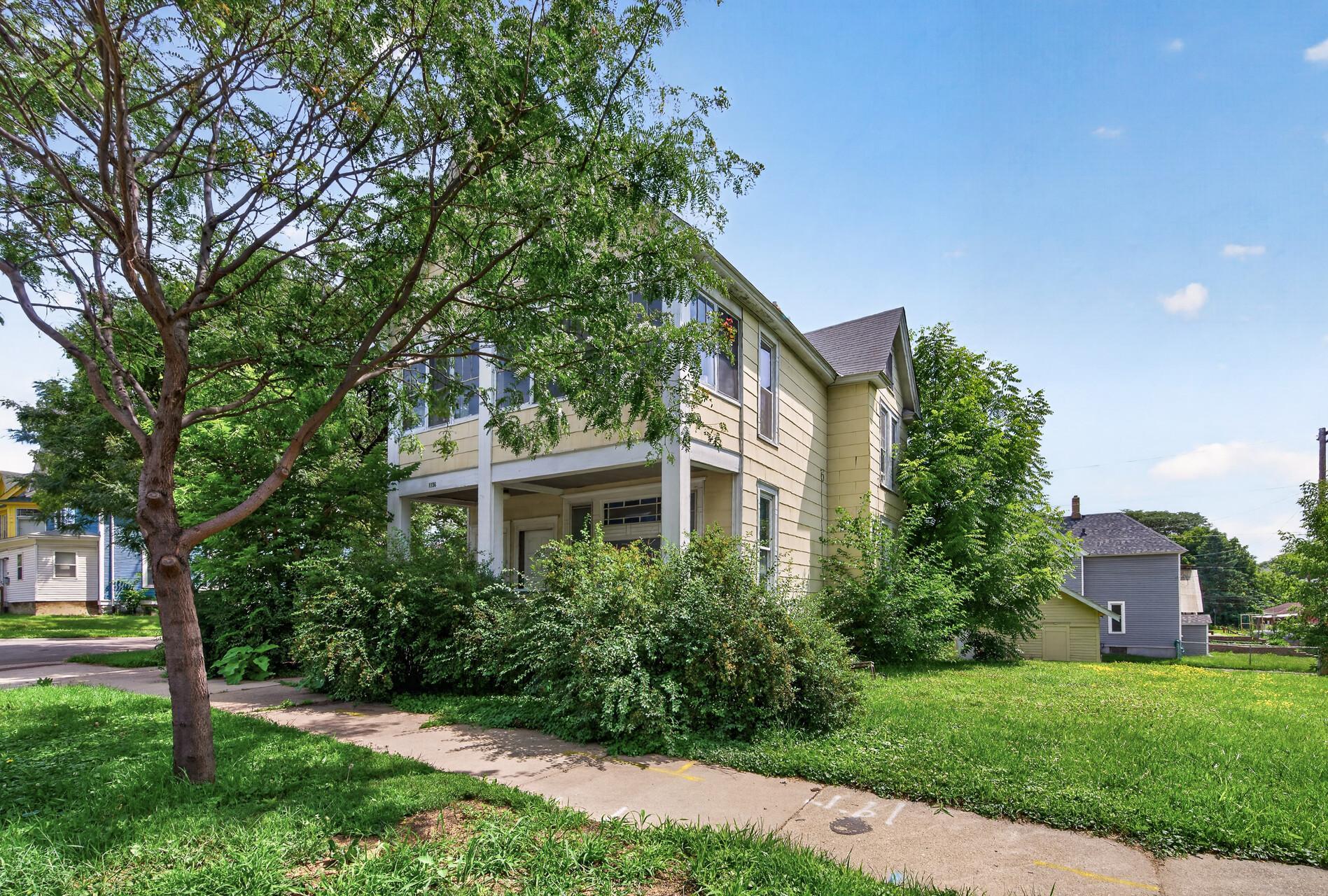 View of Residential Income at 1136 Edgerton Street, Saint Paul MN 55130, Saint Paul (3 of 28) - Mike Wilen | Minnesota Team Real Estate