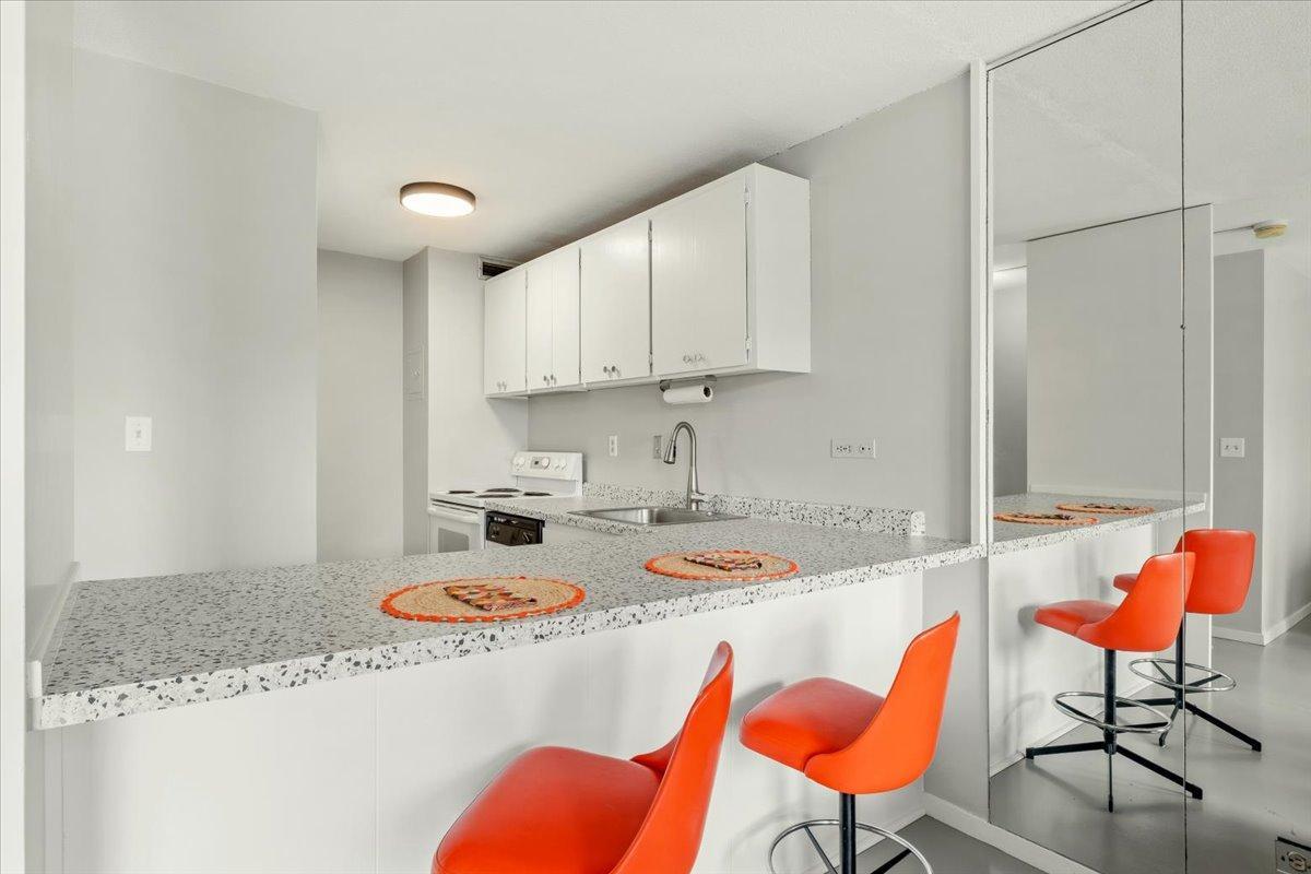 View of Residential at 15 1st Street #A414, Minneapolis MN 55401, Minneapolis (15 of 27) - Mike Wilen | Minnesota Team Real Estate