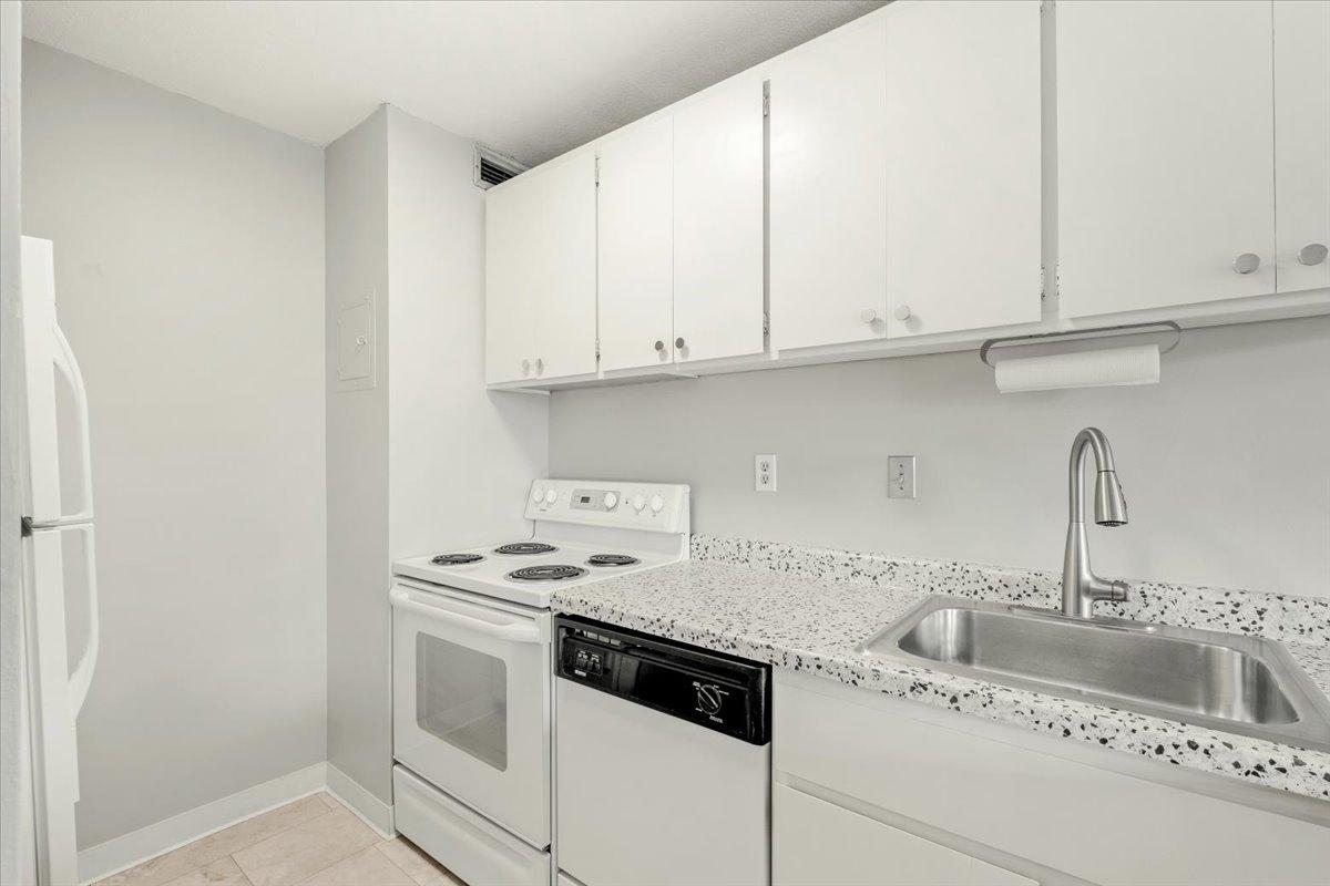 View of Residential at 15 1st Street #A414, Minneapolis MN 55401, Minneapolis (13 of 27) - Mike Wilen | Minnesota Team Real Estate