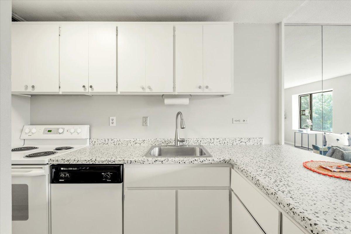 View of Residential at 15 1st Street #A414, Minneapolis MN 55401, Minneapolis (11 of 27) - Mike Wilen | Minnesota Team Real Estate