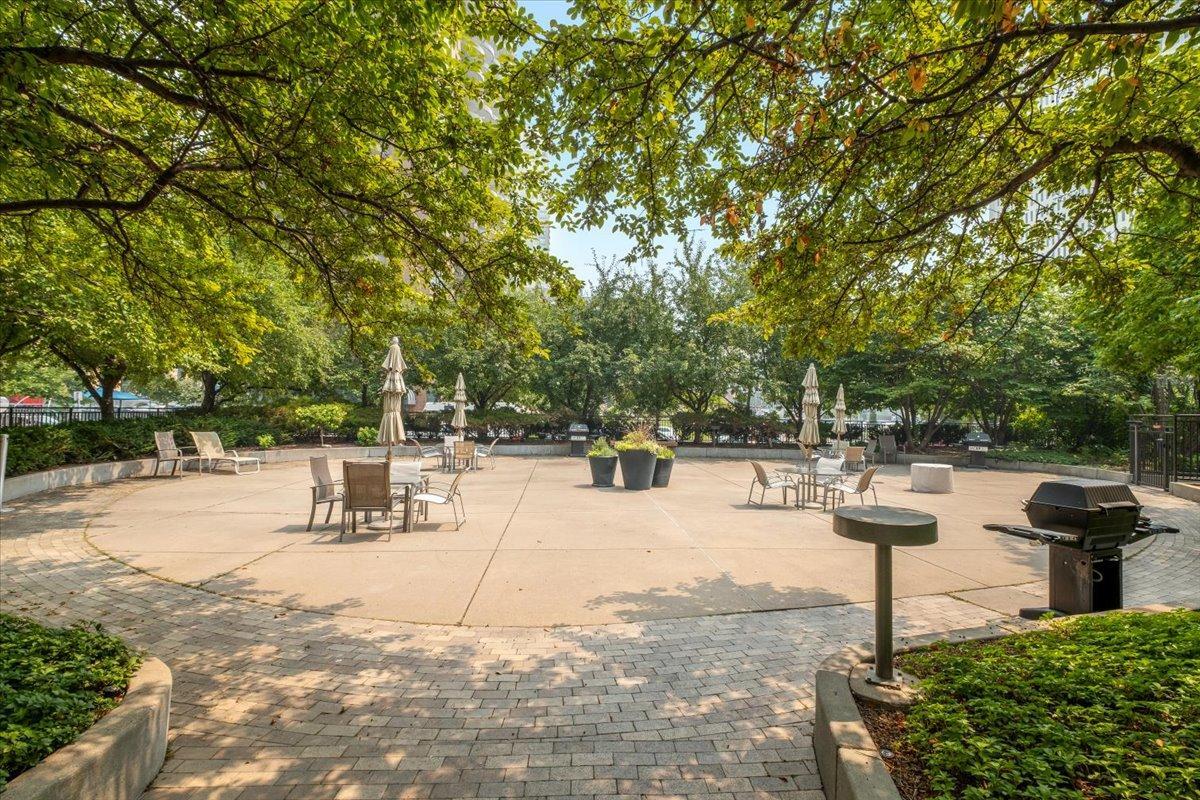 View of Residential at 15 1st Street #A414, Minneapolis MN 55401, Minneapolis (23 of 27) - Mike Wilen | Minnesota Team Real Estate