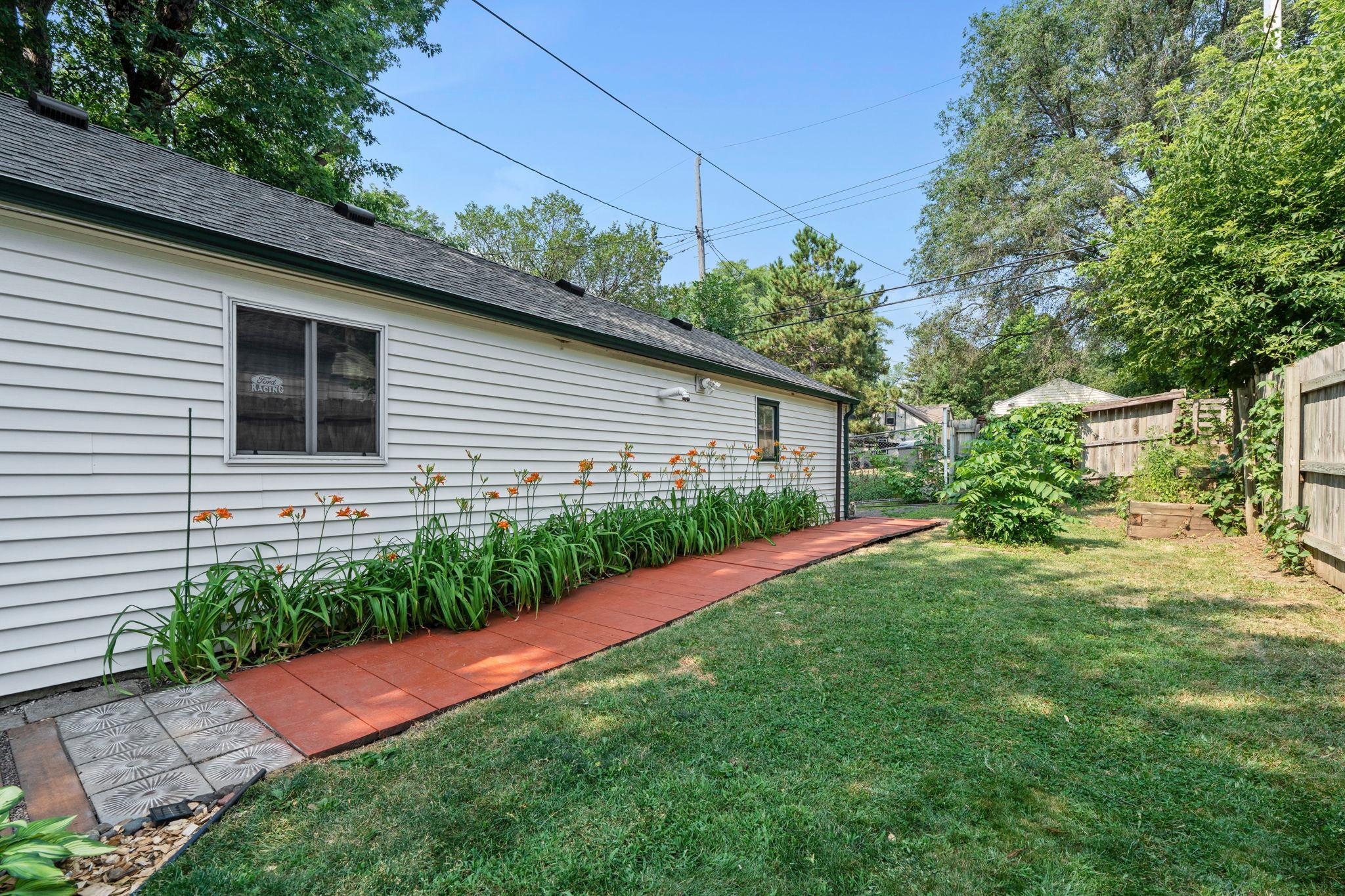 View of Residential at 3535 3rd Street, Minneapolis MN 55412, Minneapolis (61 of 80) - Mike Wilen | Minnesota Team Real Estate