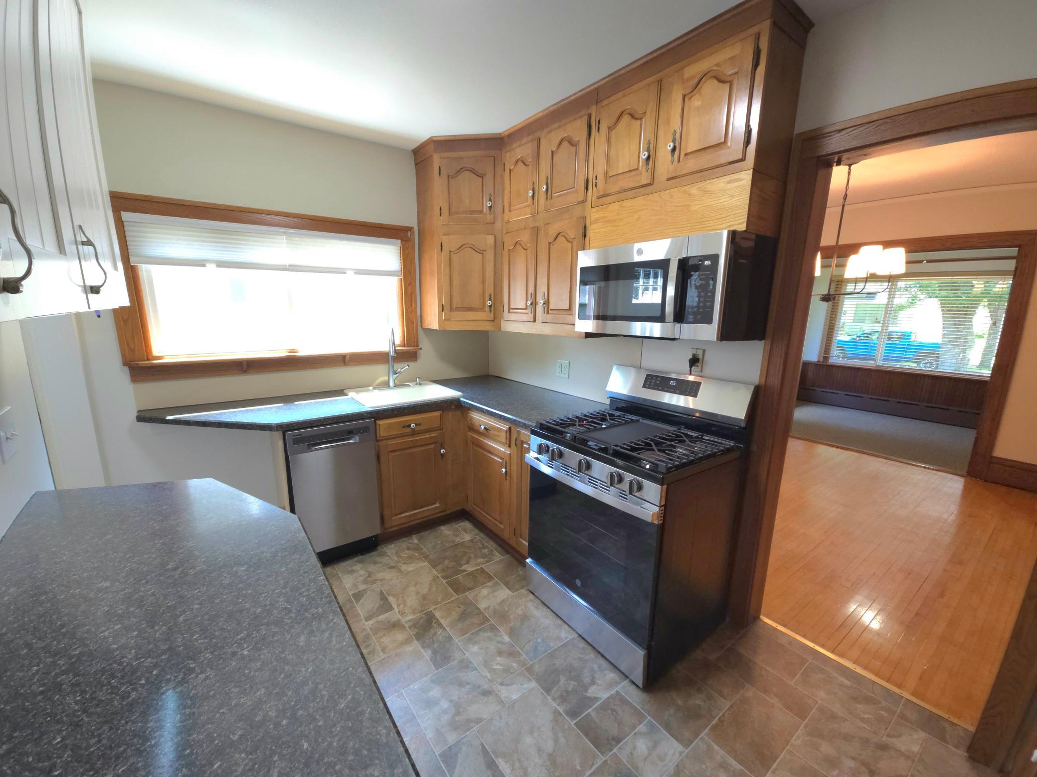 View of Residential at 920 20th Avenue, Minneapolis MN 55414, Minneapolis (11 of 30) - Mike Wilen | Minnesota Team Real Estate