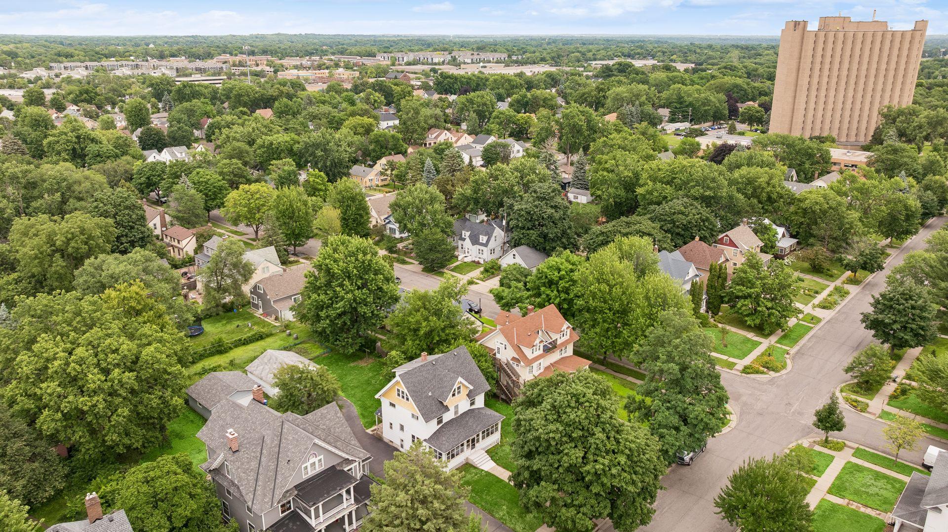 View of Residential at 1437 Englewood Avenue, Saint Paul MN 55104, Saint Paul (11 of 66) - Mike Wilen | Minnesota Team Real Estate