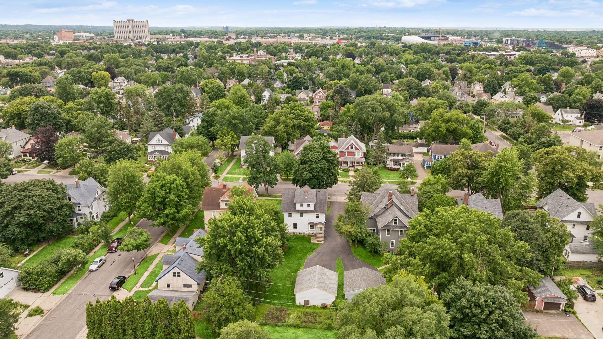 View of Residential at 1437 Englewood Avenue, Saint Paul MN 55104, Saint Paul (9 of 66) - Mike Wilen | Minnesota Team Real Estate