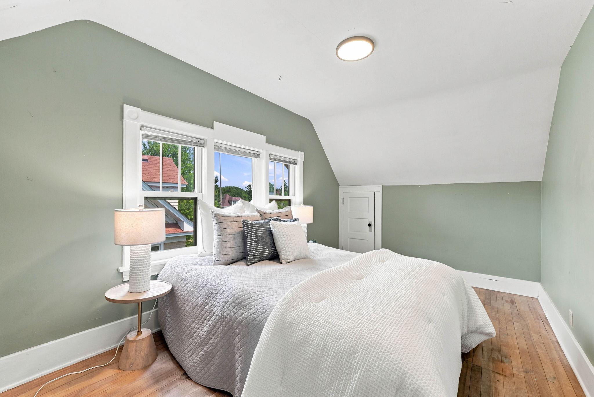 View of Residential at 1437 Englewood Avenue, Saint Paul MN 55104, Saint Paul (42 of 66) - Mike Wilen | Minnesota Team Real Estate