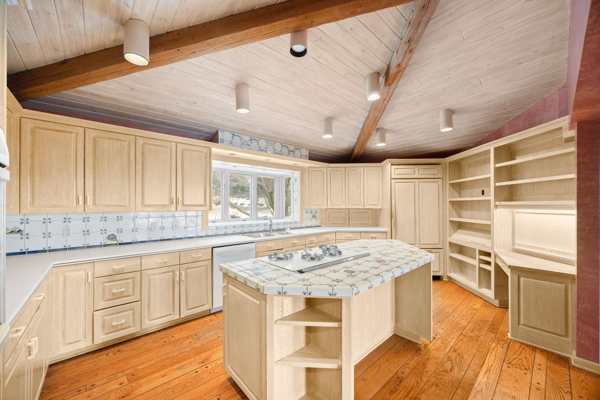 View of Residential at 1065 Edgewood Hills Road, Orono MN 55391, Orono (20 of 40) - Mike Wilen | Minnesota Team Real Estate