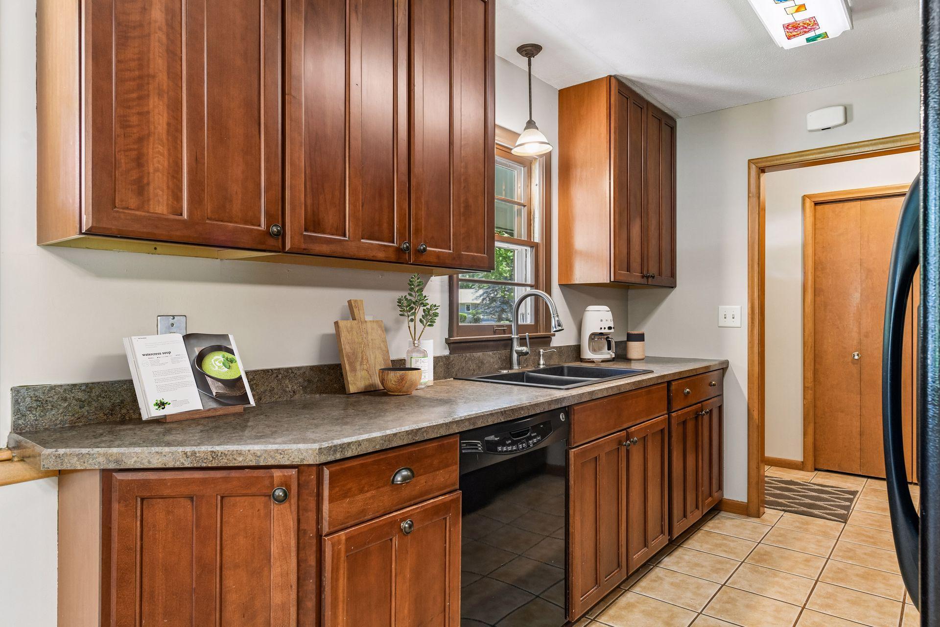 View of Residential at 5536 Holiday Road, Minnetonka MN 55345, Minnetonka (15 of 35) - Mike Wilen | Minnesota Team Real Estate