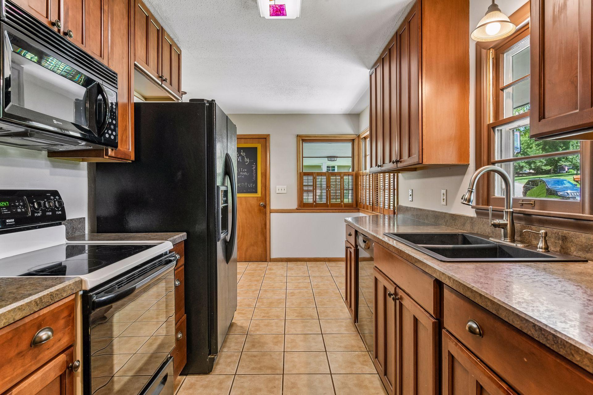 View of Residential at 5536 Holiday Road, Minnetonka MN 55345, Minnetonka (16 of 35) - Mike Wilen | Minnesota Team Real Estate