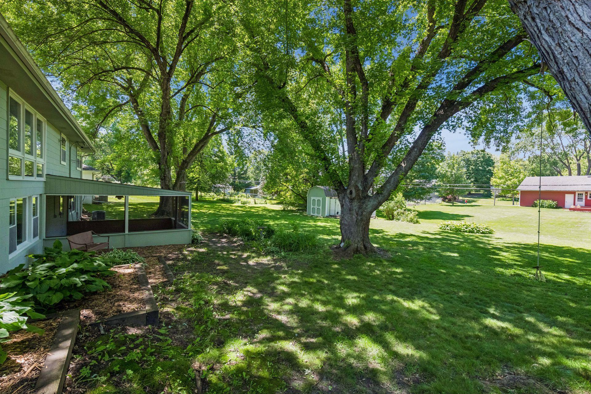 View of Residential at 5536 Holiday Road, Minnetonka MN 55345, Minnetonka (27 of 35) - Mike Wilen | Minnesota Team Real Estate