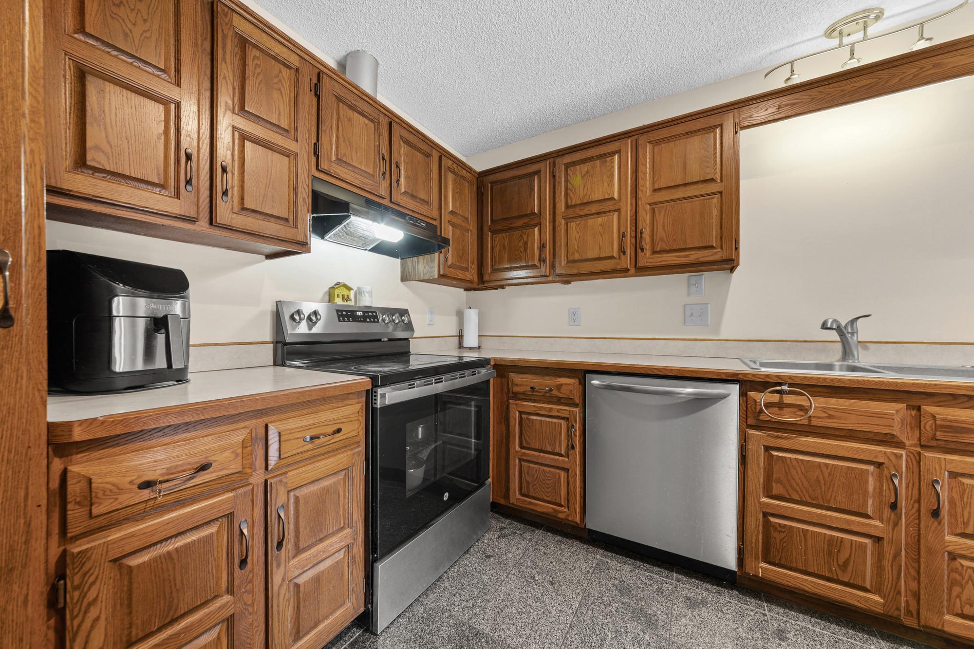 View of Residential at 5533 Aldrich Drive, Brooklyn Center MN 55430, Brooklyn Center (11 of 39) - Mike Wilen | Minnesota Team Real Estate