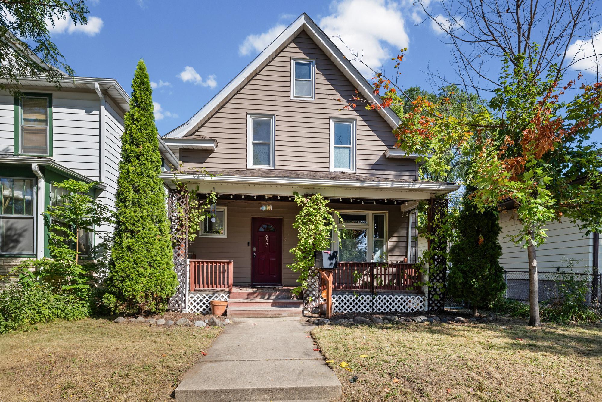 View of Single Family at 909 Sherburne Avenue, Saint Paul - Mike Wilen | Minnesota Team Real Estate