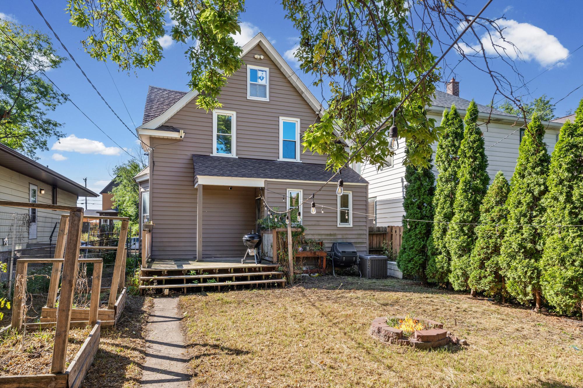 View of Residential at 909 Sherburne Avenue, Saint Paul MN 55104, Saint Paul (17 of 26) - Mike Wilen | Minnesota Team Real Estate
