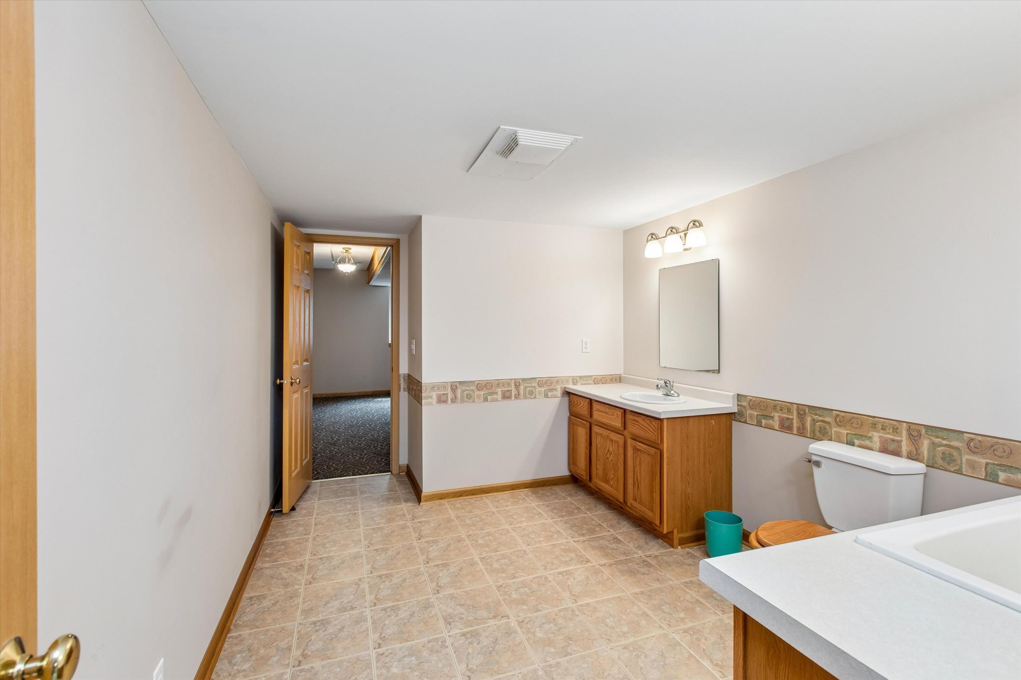 View of Residential at 505 Holly Lane, Oakdale MN 55128, Oakdale (30 of 32) - Mike Wilen | Minnesota Team Real Estate