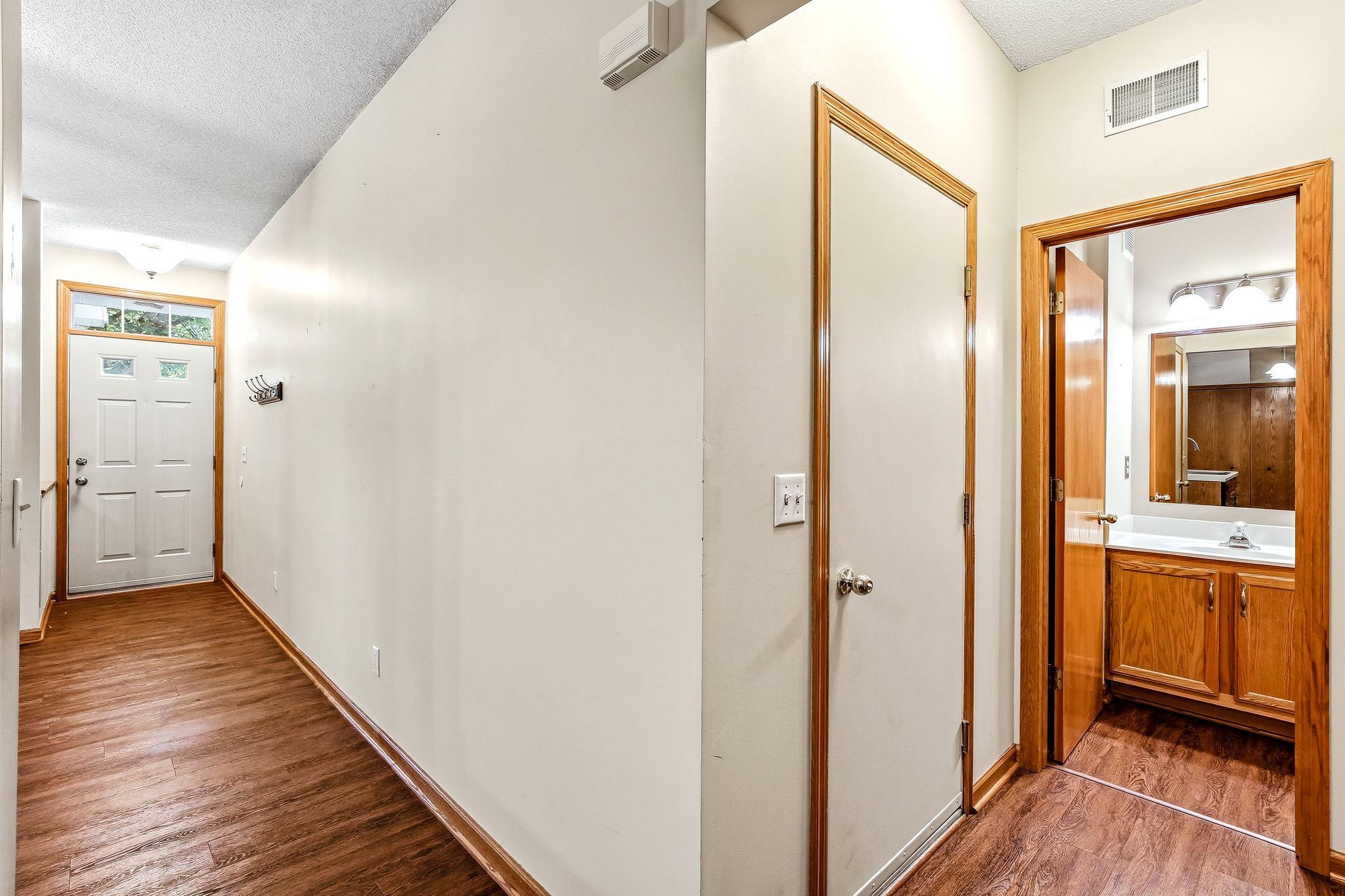View of Residential at 8450 Kimball Drive, Eden Prairie MN 55347, Eden Prairie (11 of 26) - Mike Wilen | Minnesota Team Real Estate