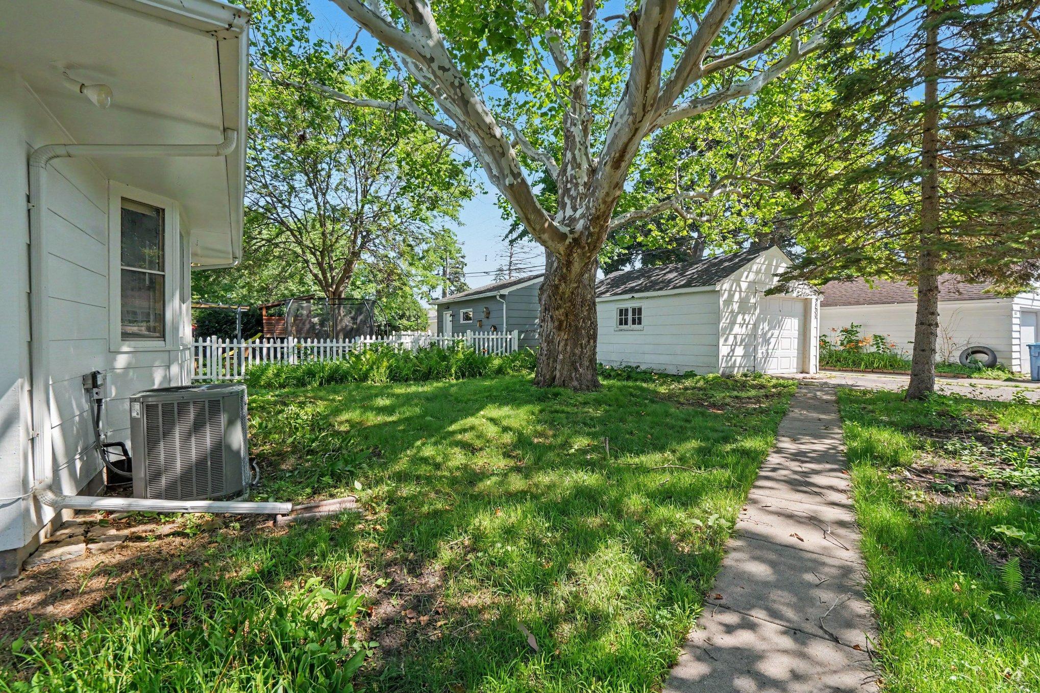 View of Residential at 3830 Zenith Avenue, Robbinsdale MN 55422, Robbinsdale (25 of 26) - Mike Wilen | Minnesota Team Real Estate