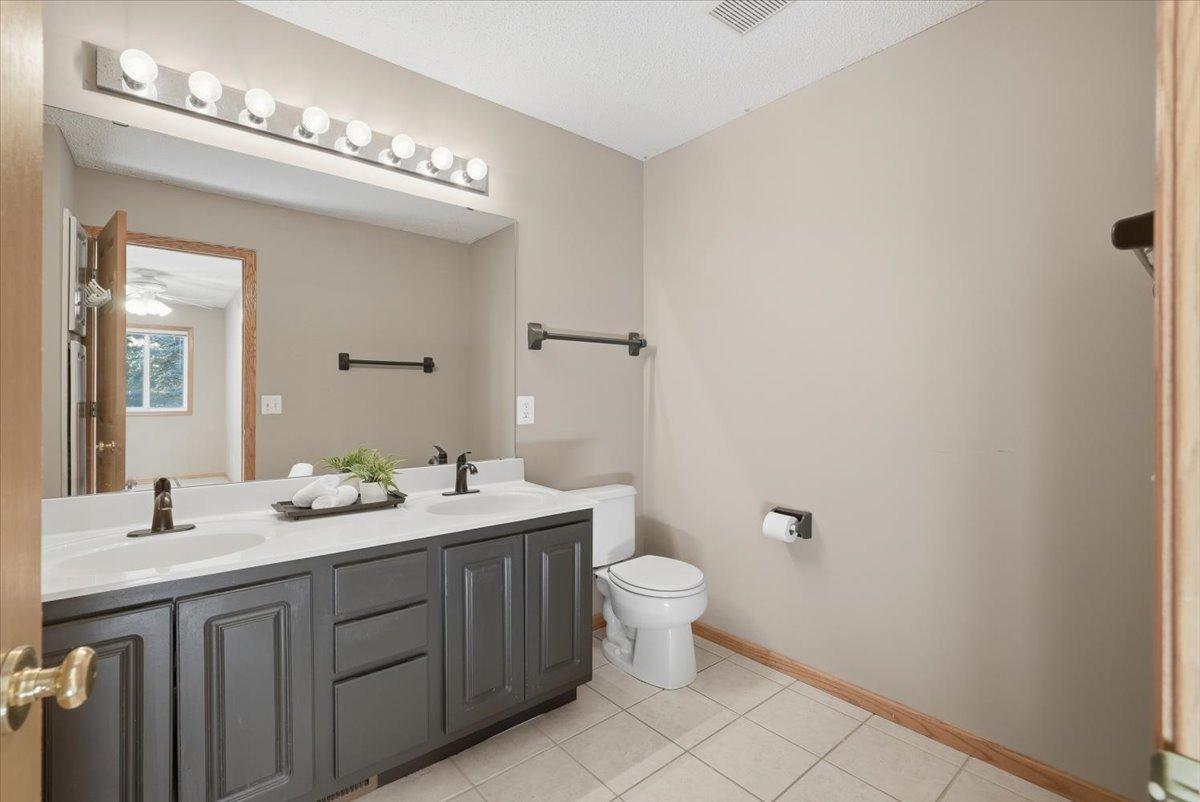 View of Residential at 537 Woodduck Drive #F, Woodbury MN 55125, Woodbury (20 of 31) - Mike Wilen | Minnesota Team Real Estate