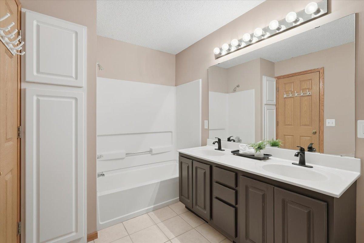 View of Residential at 537 Woodduck Drive #F, Woodbury MN 55125, Woodbury (19 of 31) - Mike Wilen | Minnesota Team Real Estate