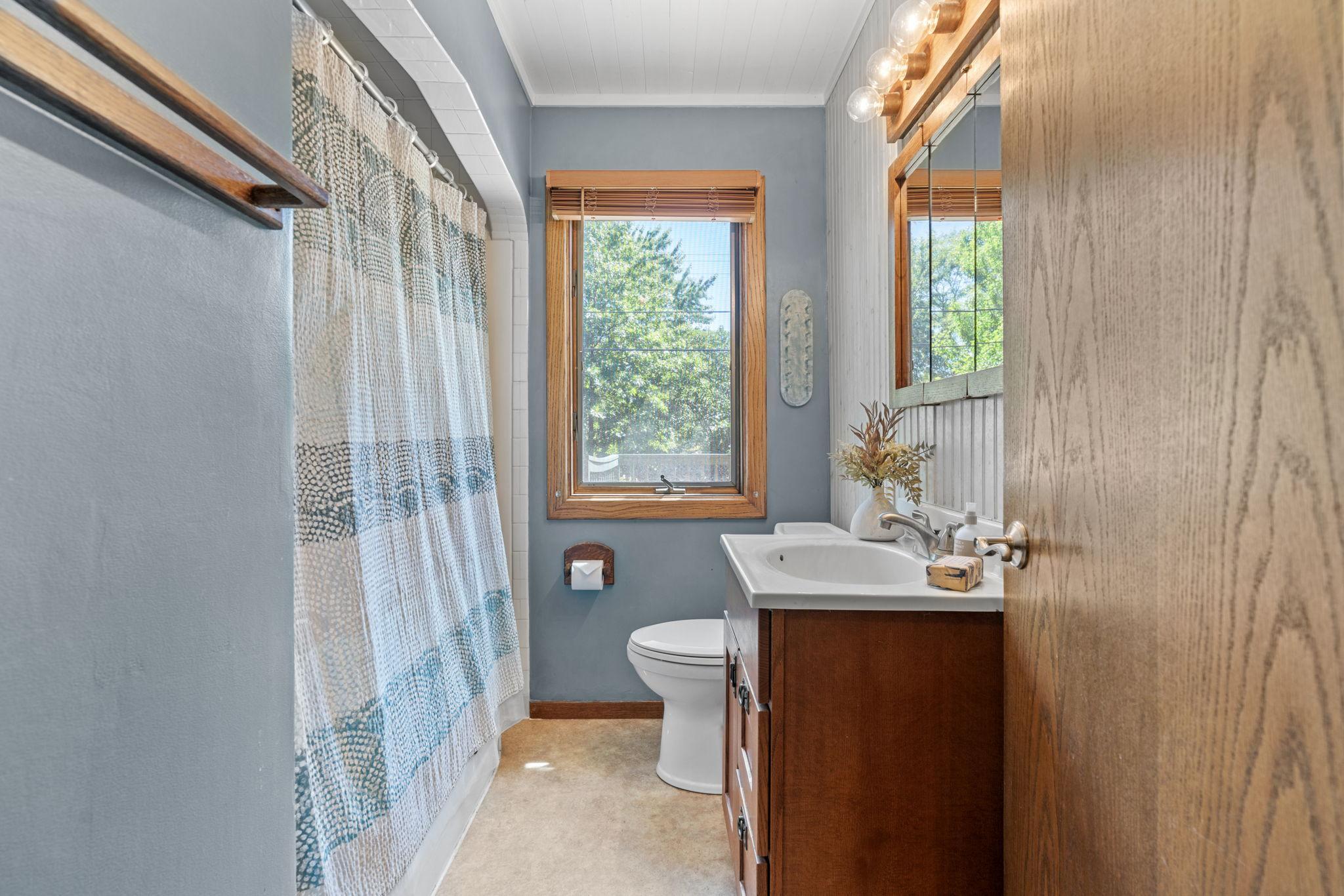 View of Residential at 5510 James Avenue, Brooklyn Center MN 55430, Brooklyn Center (22 of 44) - Mike Wilen | Minnesota Team Real Estate